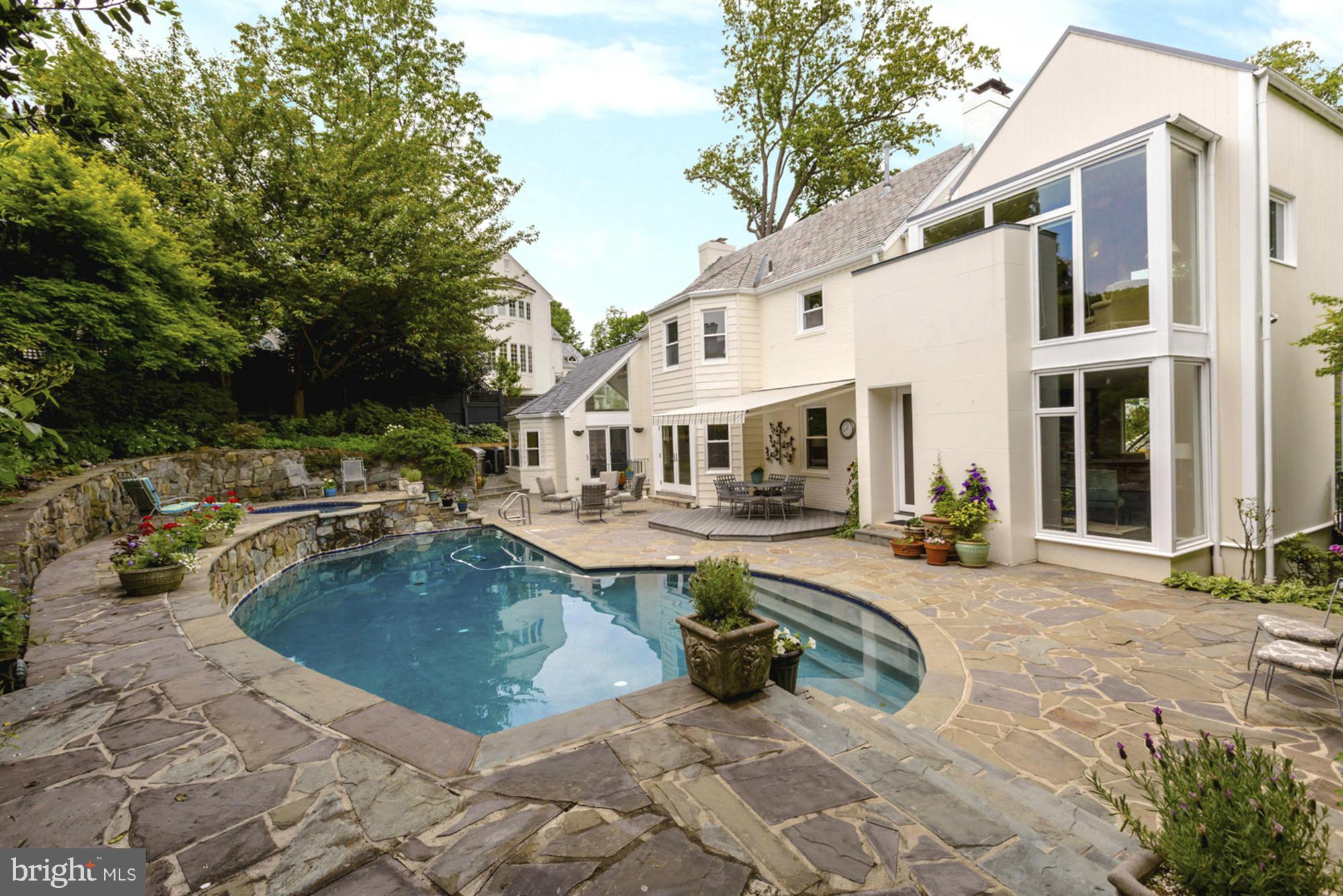 COUNTRY CLUB HILLS - Residential