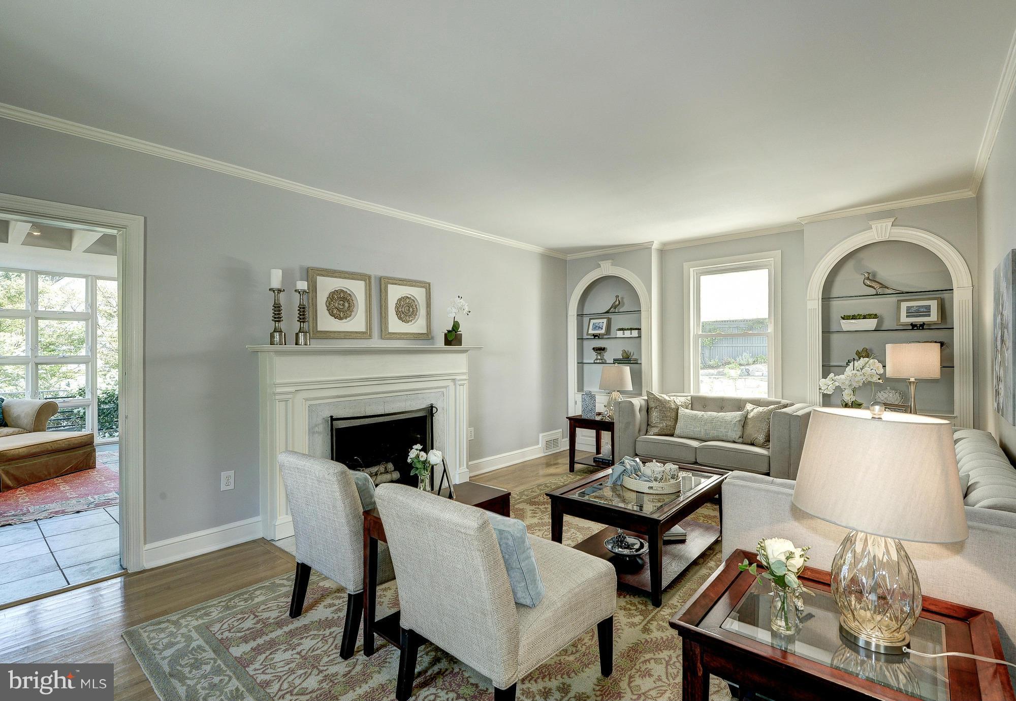 COUNTRY CLUB HILLS - Residential