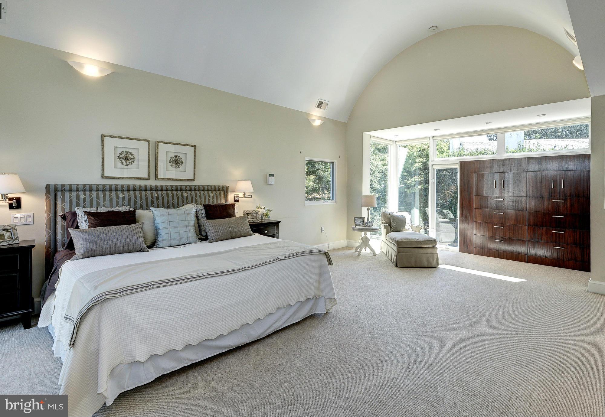 COUNTRY CLUB HILLS - Residential