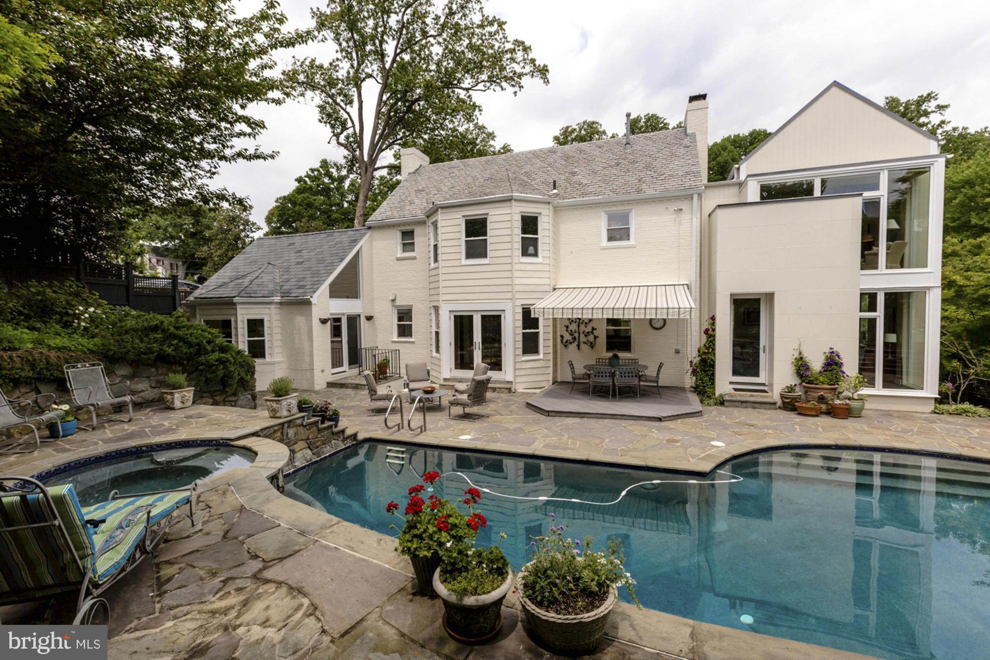 COUNTRY CLUB HILLS - Residential