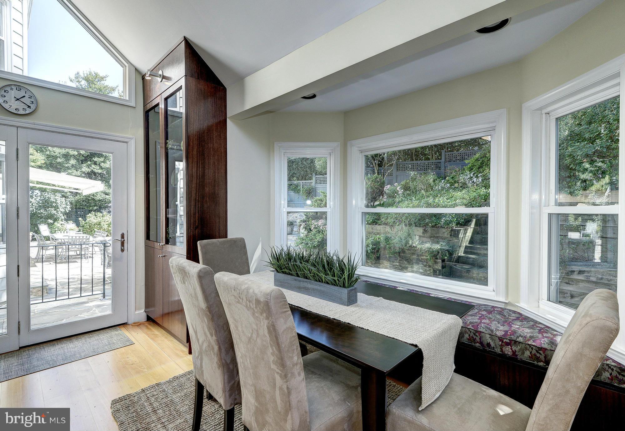 COUNTRY CLUB HILLS - Residential