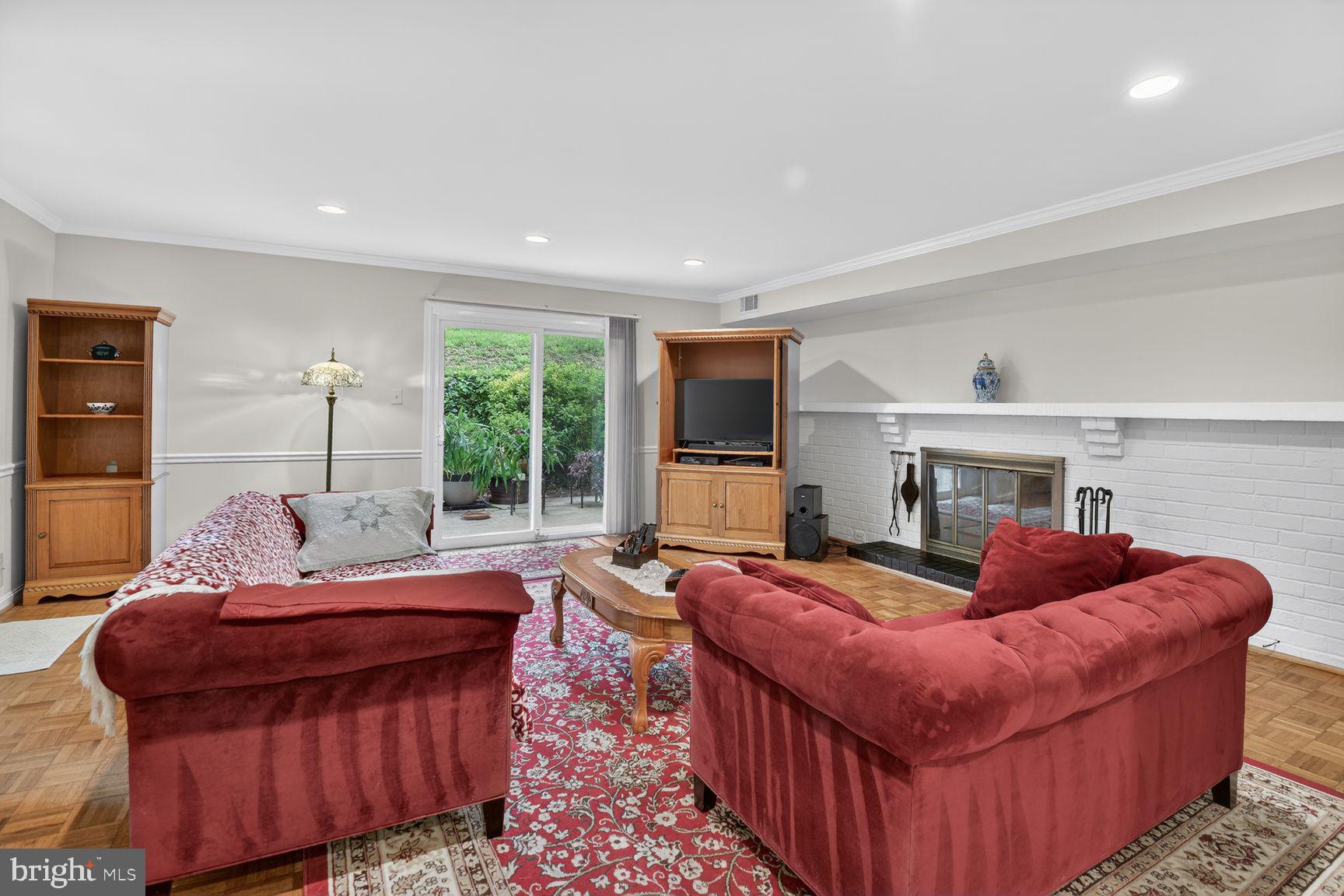 WOODLEY GARDENS - Residential