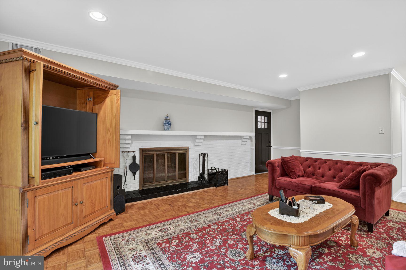 WOODLEY GARDENS - Residential