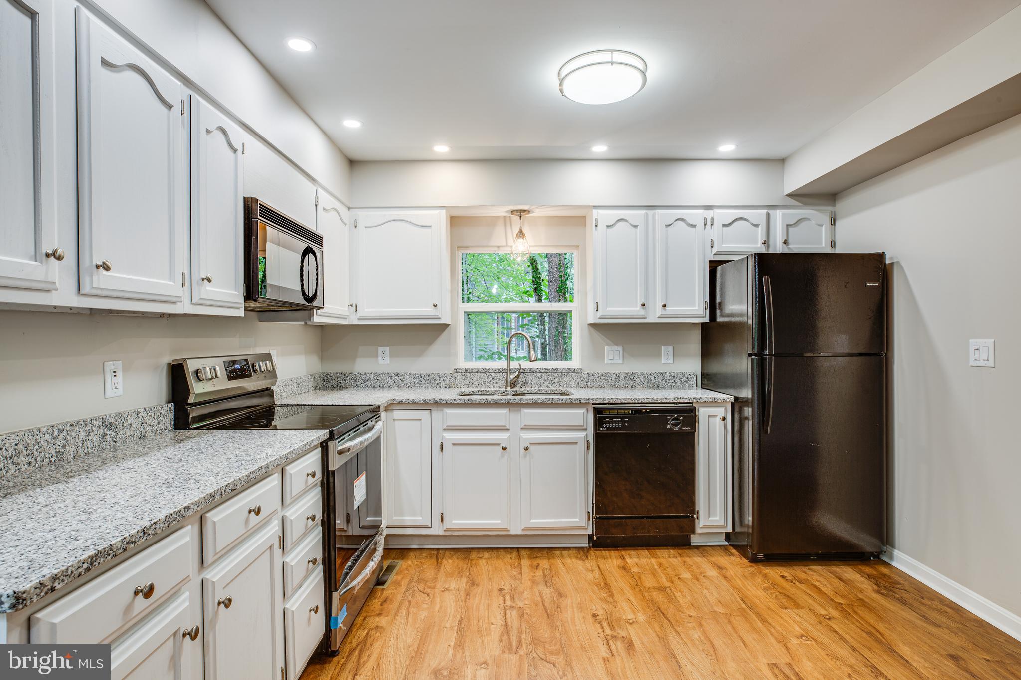 LAKE WILDERNESS - Residential