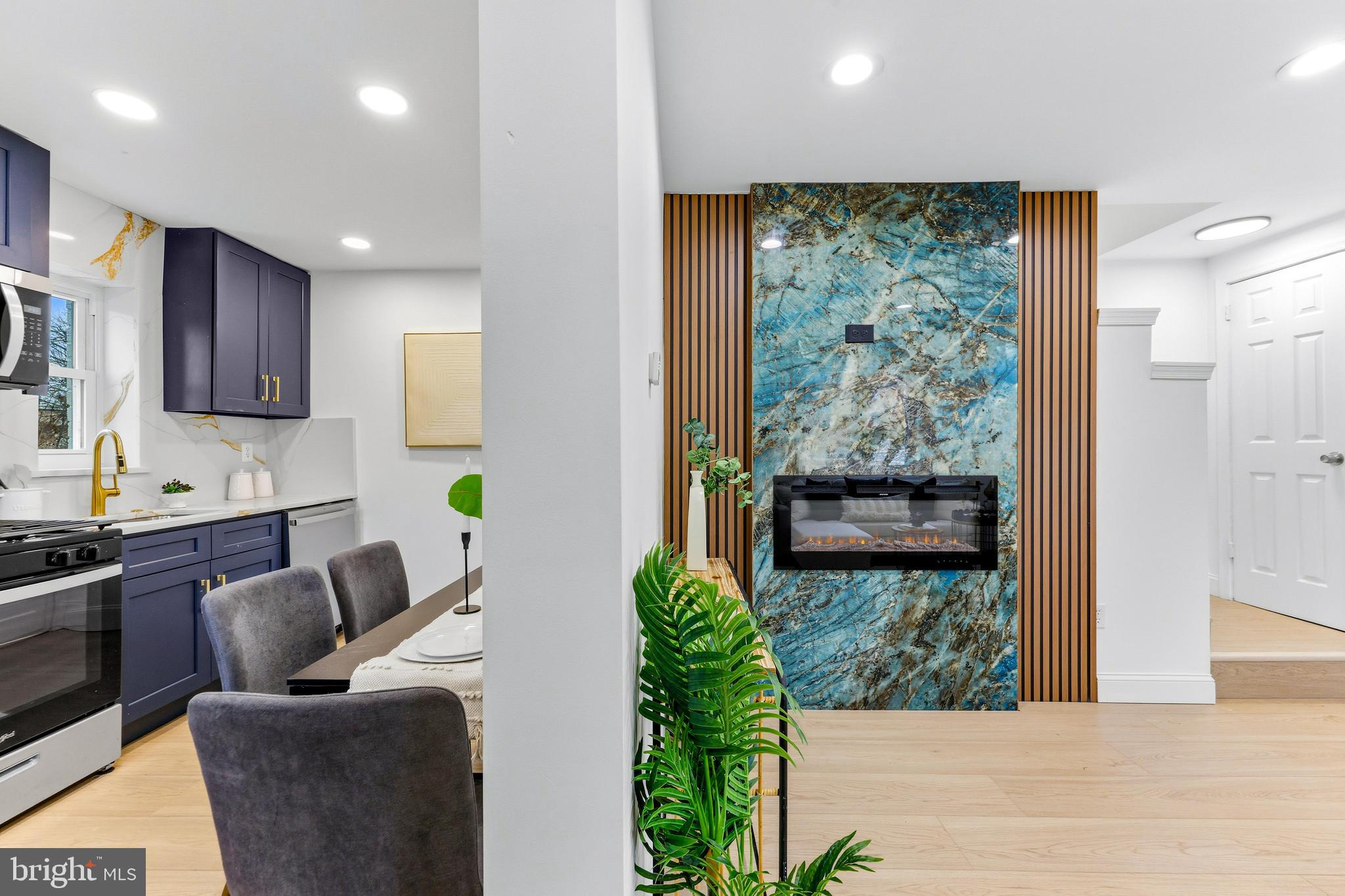 BRENTWOOD - Residential