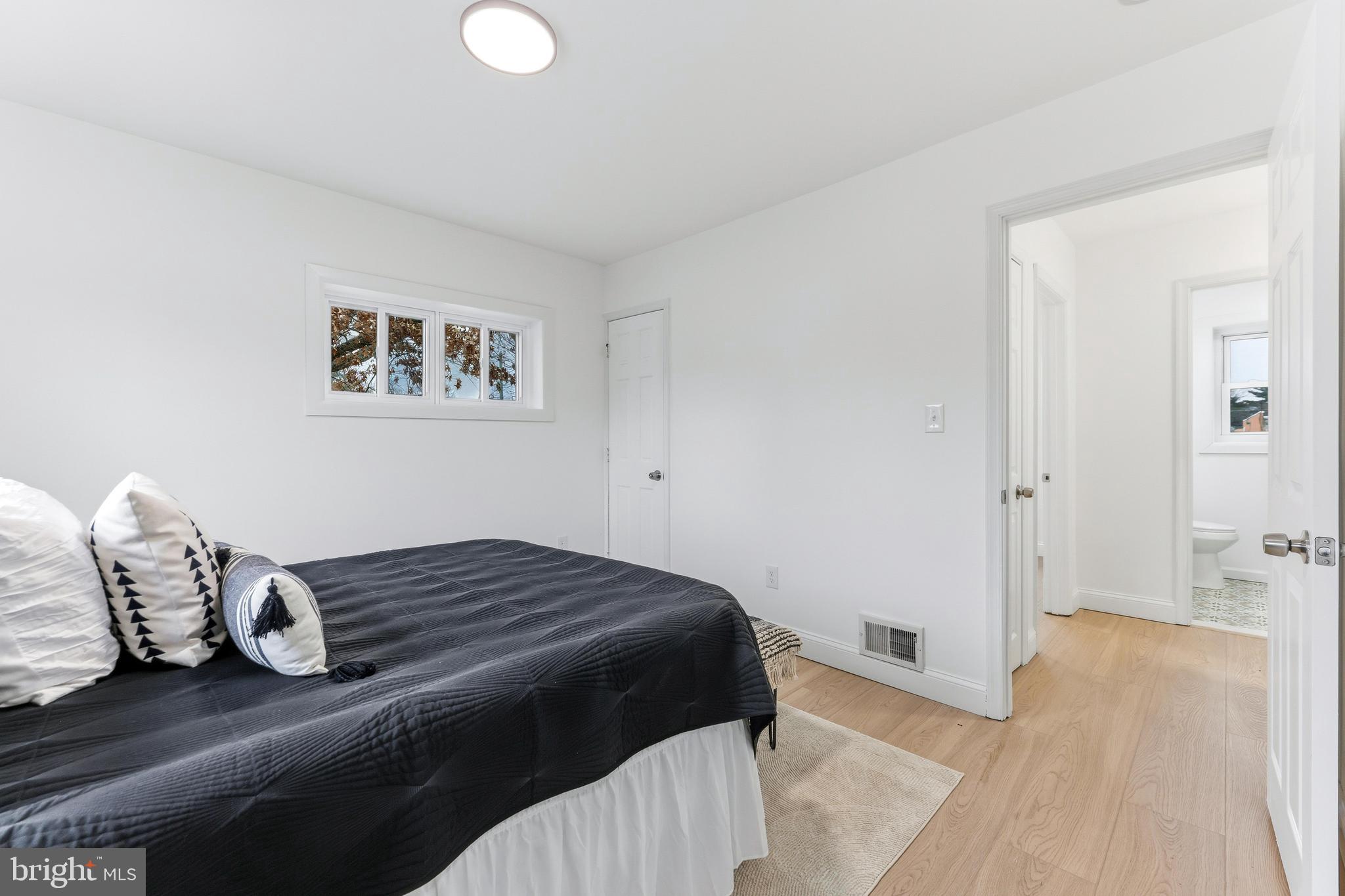 BRENTWOOD - Residential