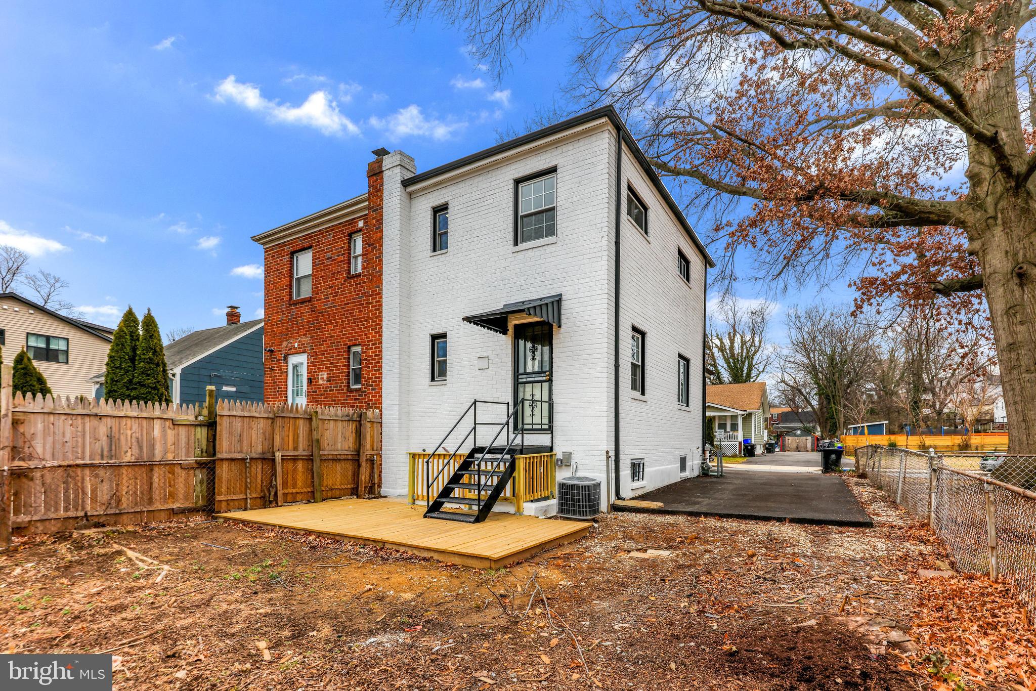 BRENTWOOD - Residential