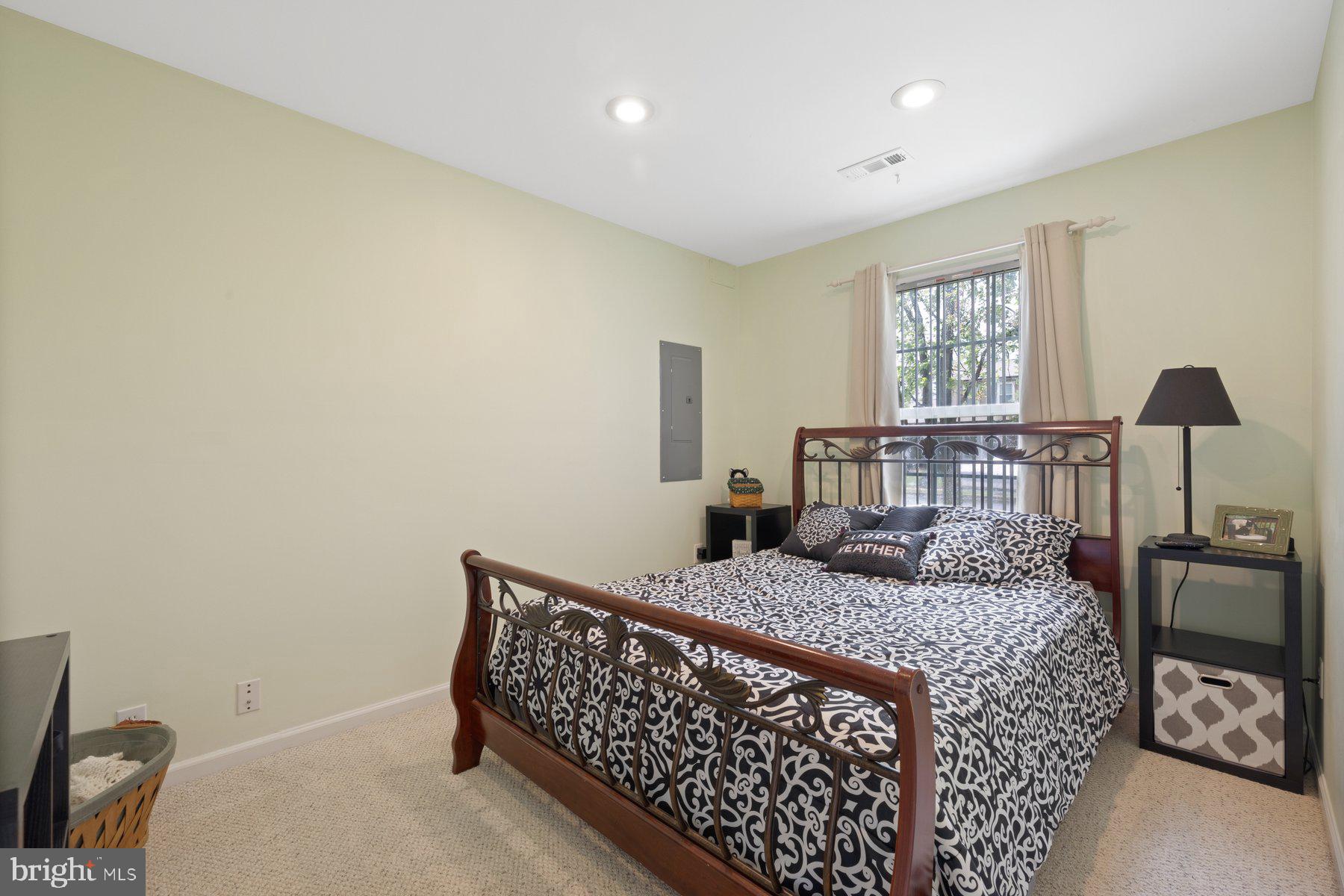 LAKE COVENTRY - Residential