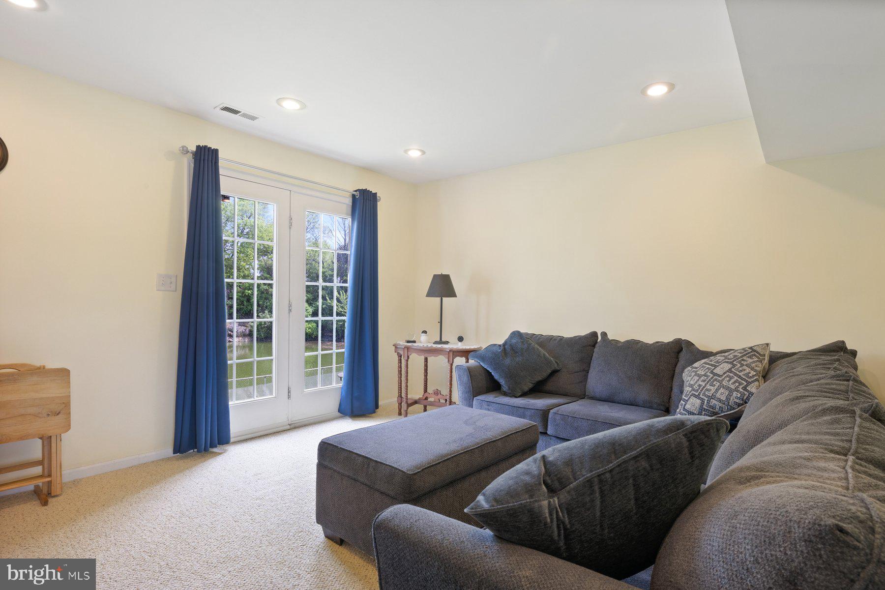 LAKE COVENTRY - Residential