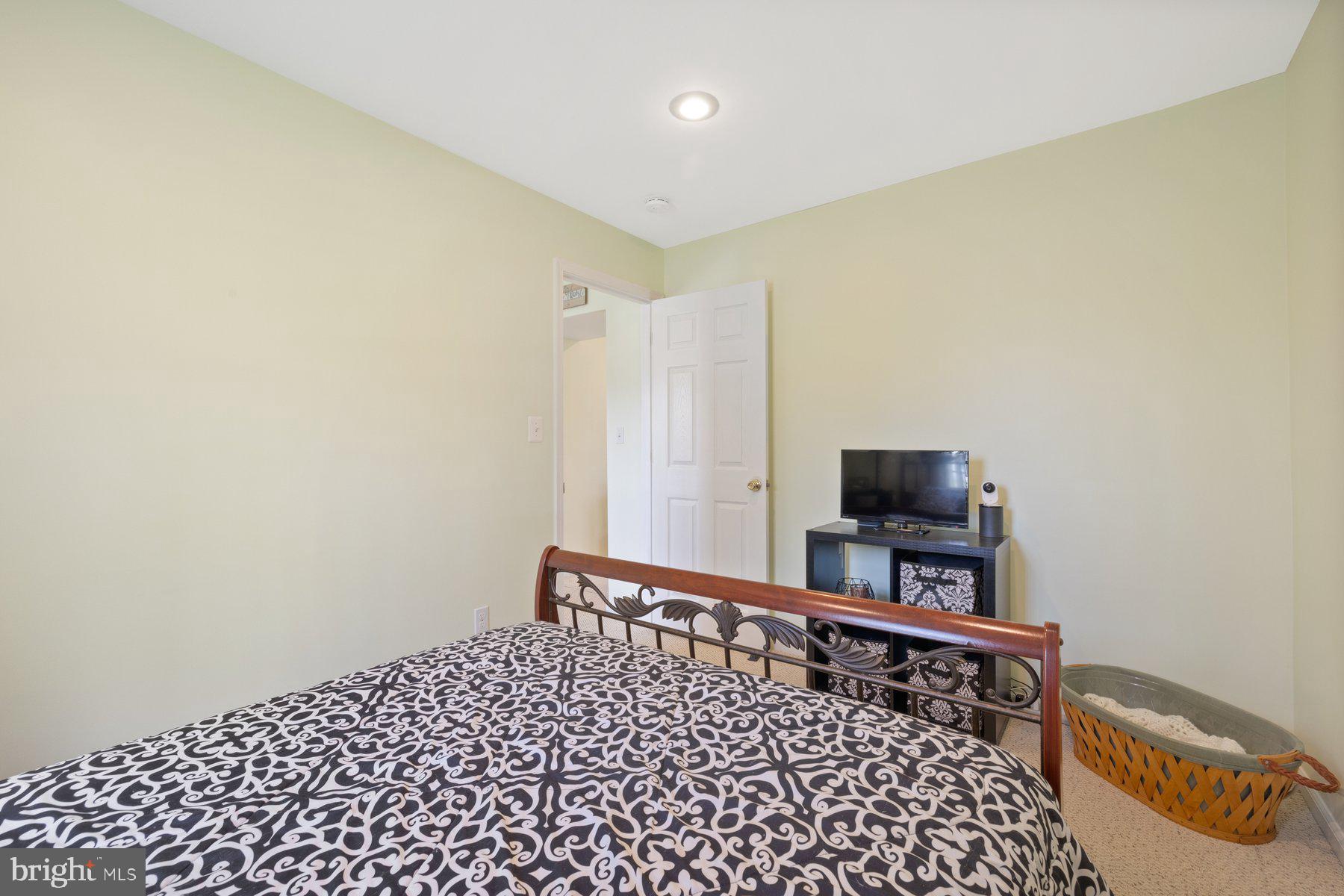 LAKE COVENTRY - Residential