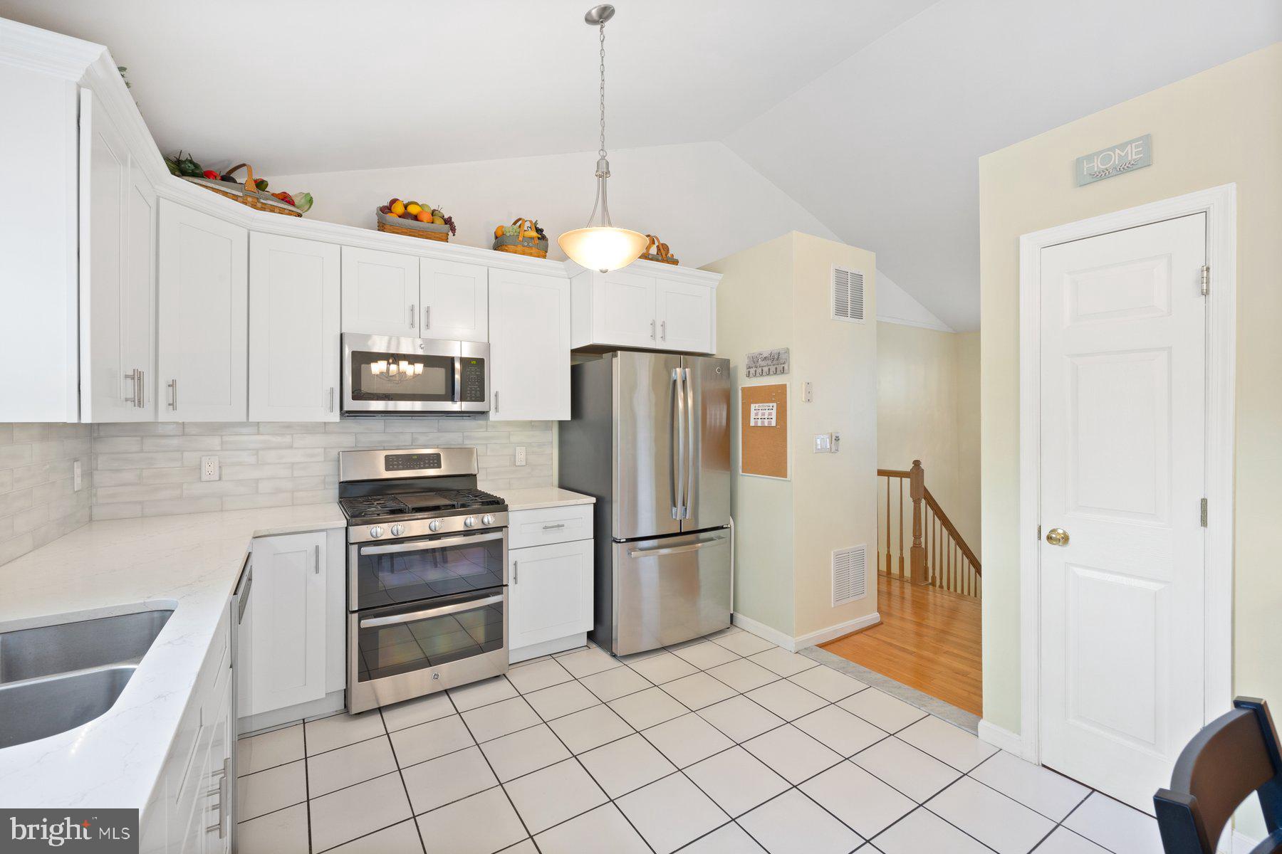 LAKE COVENTRY - Residential