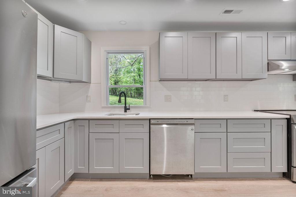 CRESTVIEW - Residential