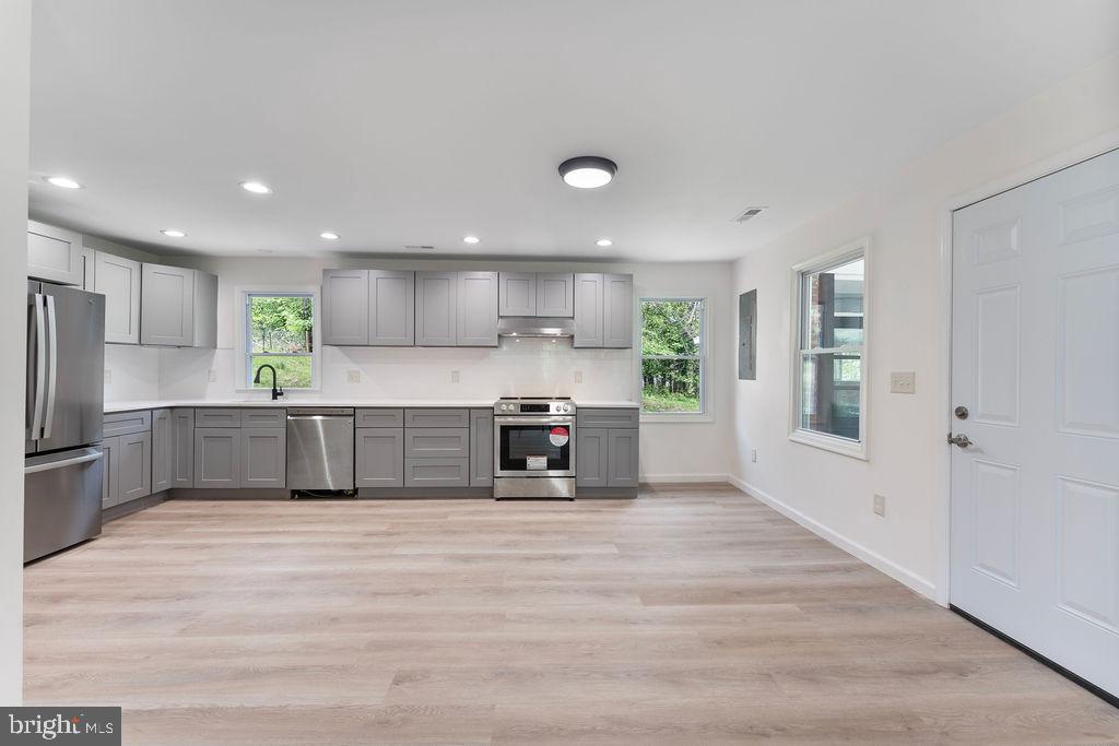 CRESTVIEW - Residential