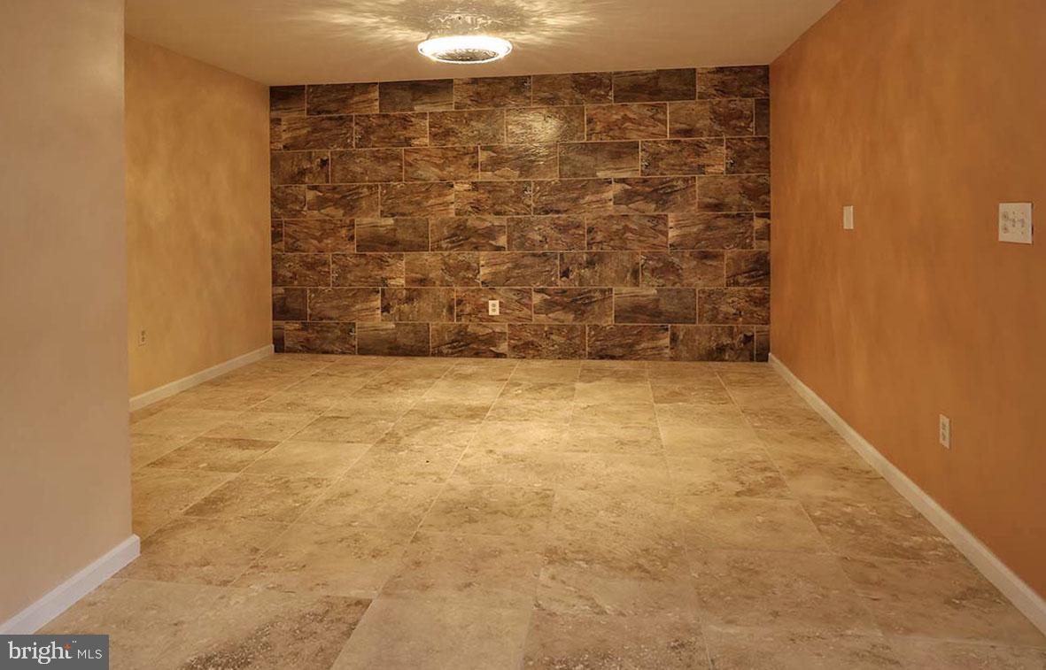 CHAMBERS HILL - Residential Lease