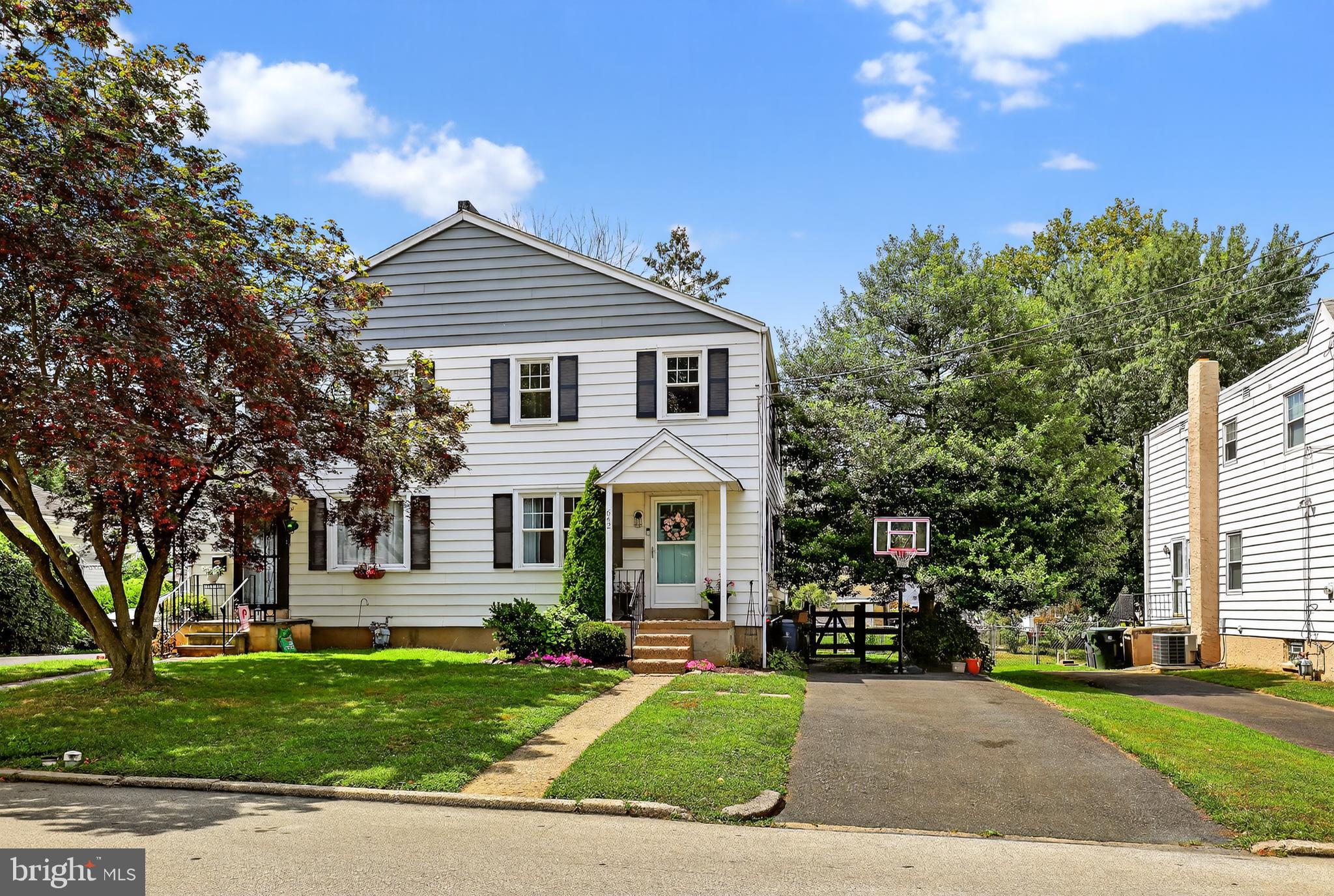 Tremendous value for this 3 bedroom Twin in much sought after Ardsley. This home is extremely conveniently located to the Train Station, Ardsley Community Center, Keswick Village, local pubs & Markets. Some of the other features include a brand new roof, vinyl double hung replacement windows throughout, formal Dining Room with chair-rail, modern eat-in Kitchen, Central Air, semi-finished basement, covered patio overlooking your very own fenced in yard & Copper Beech Elementary School. Make your appointment today as this great home will not last.