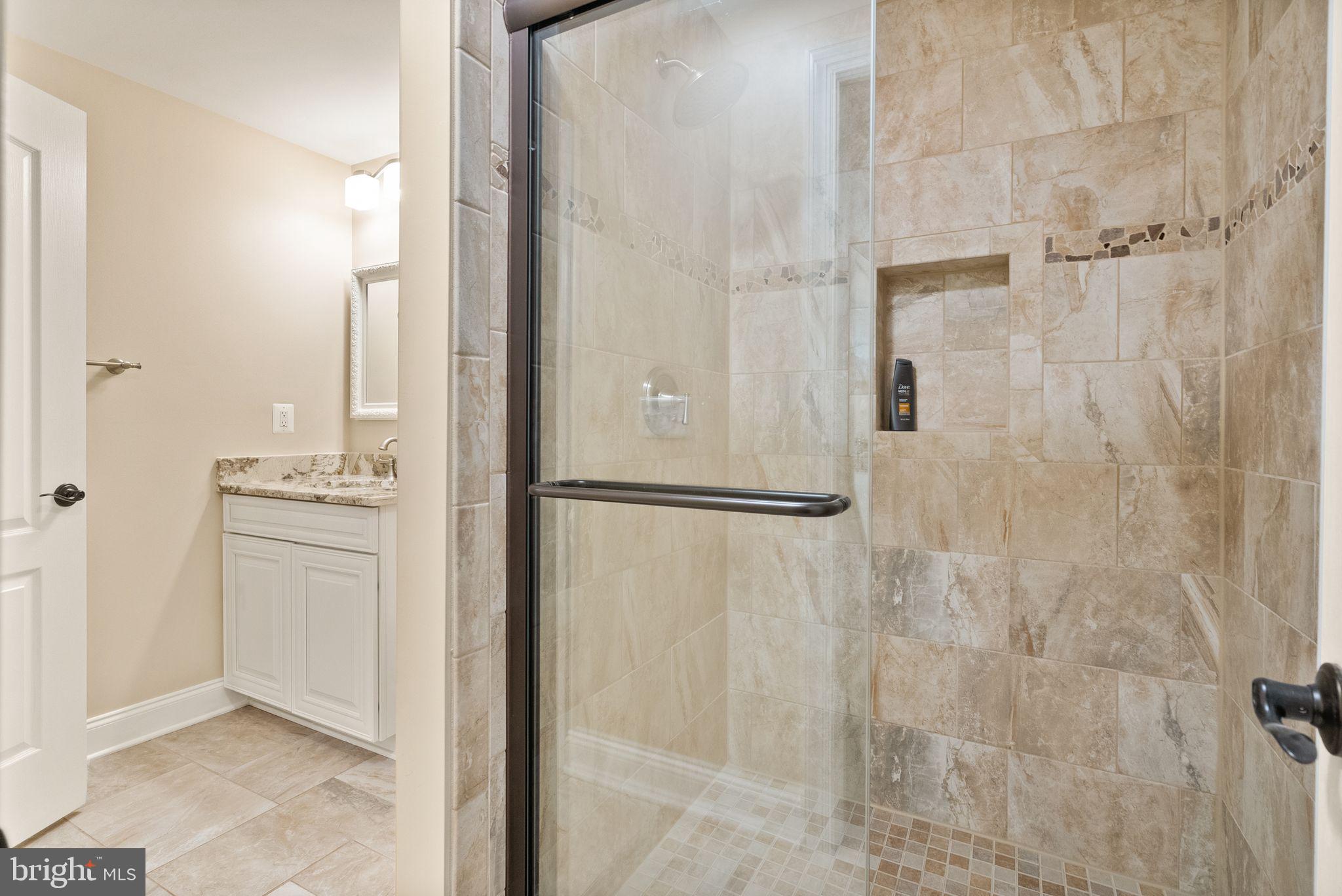 LANSDOWNE ON THE POTOMAC - Residential