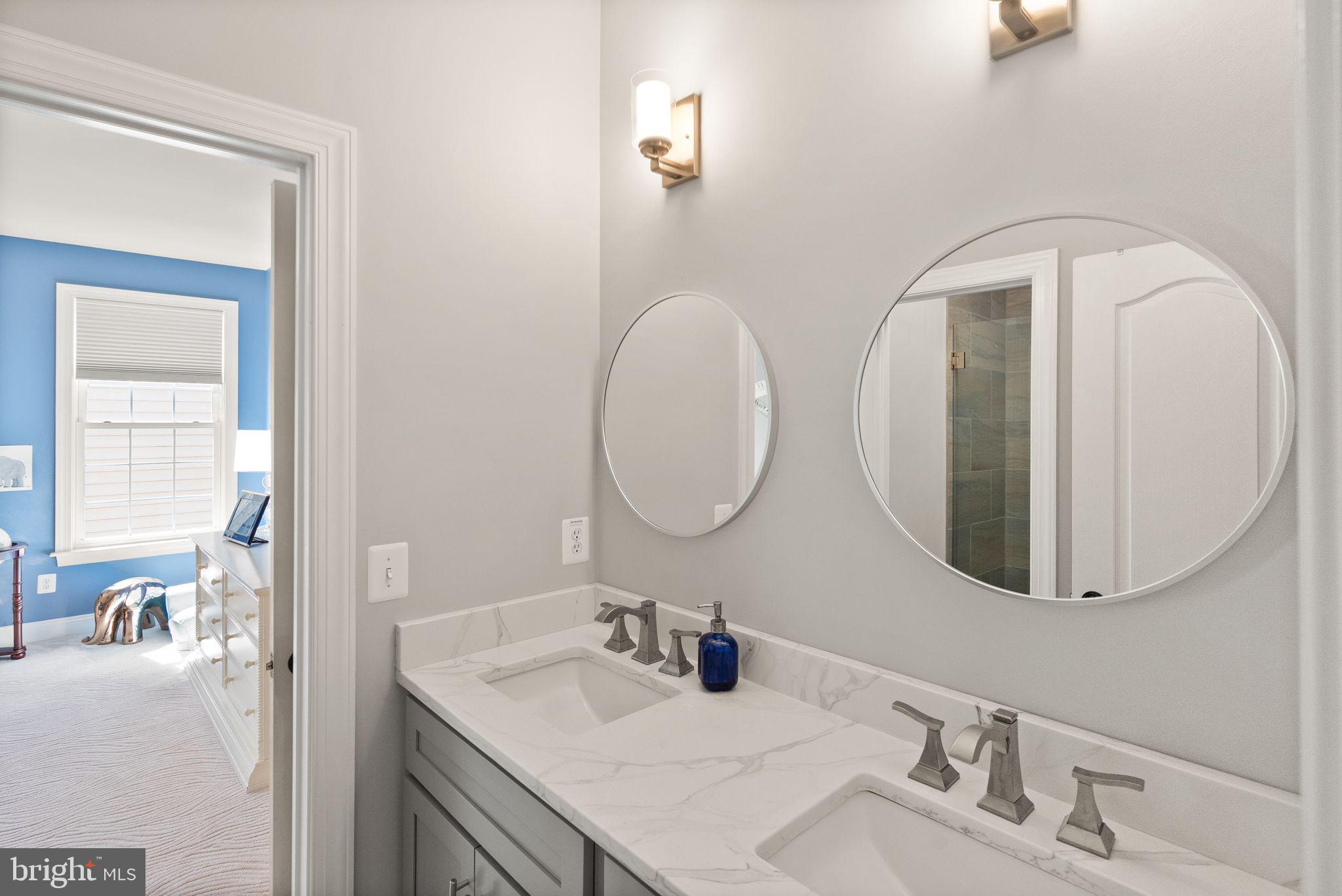 LANSDOWNE ON THE POTOMAC - Residential