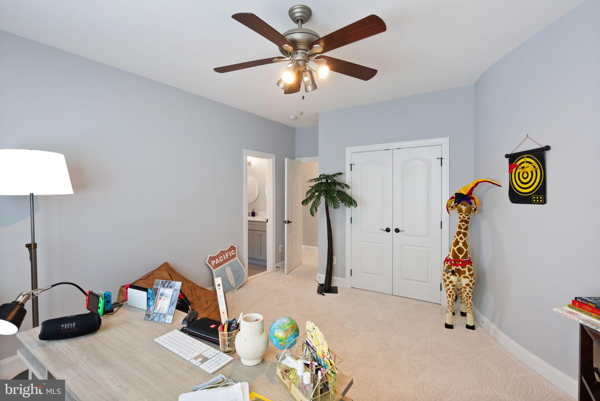 LANSDOWNE ON THE POTOMAC - Residential