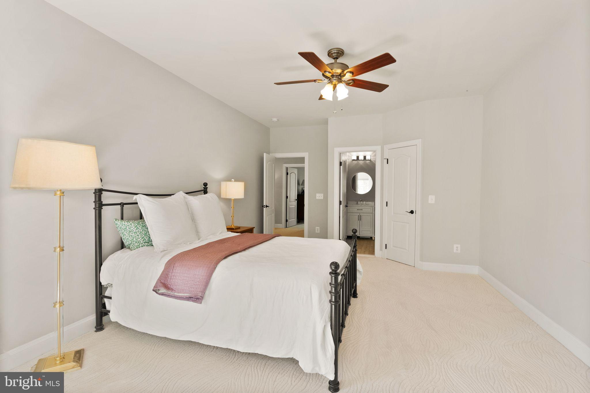 LANSDOWNE ON THE POTOMAC - Residential