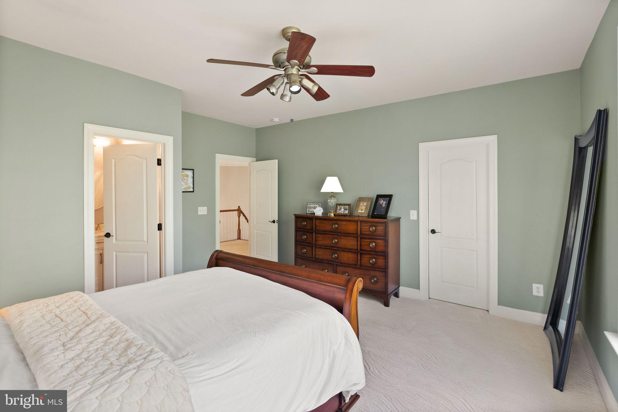 LANSDOWNE ON THE POTOMAC - Residential