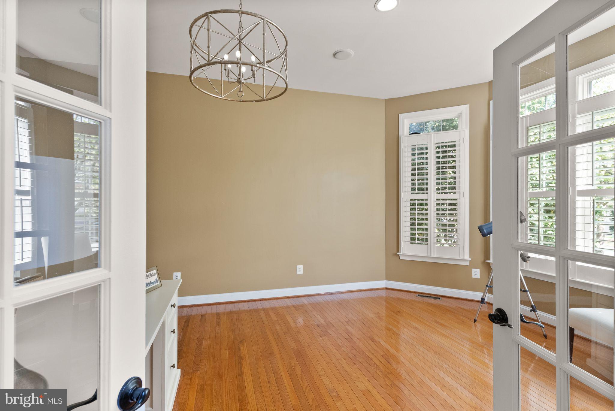 LANSDOWNE ON THE POTOMAC - Residential