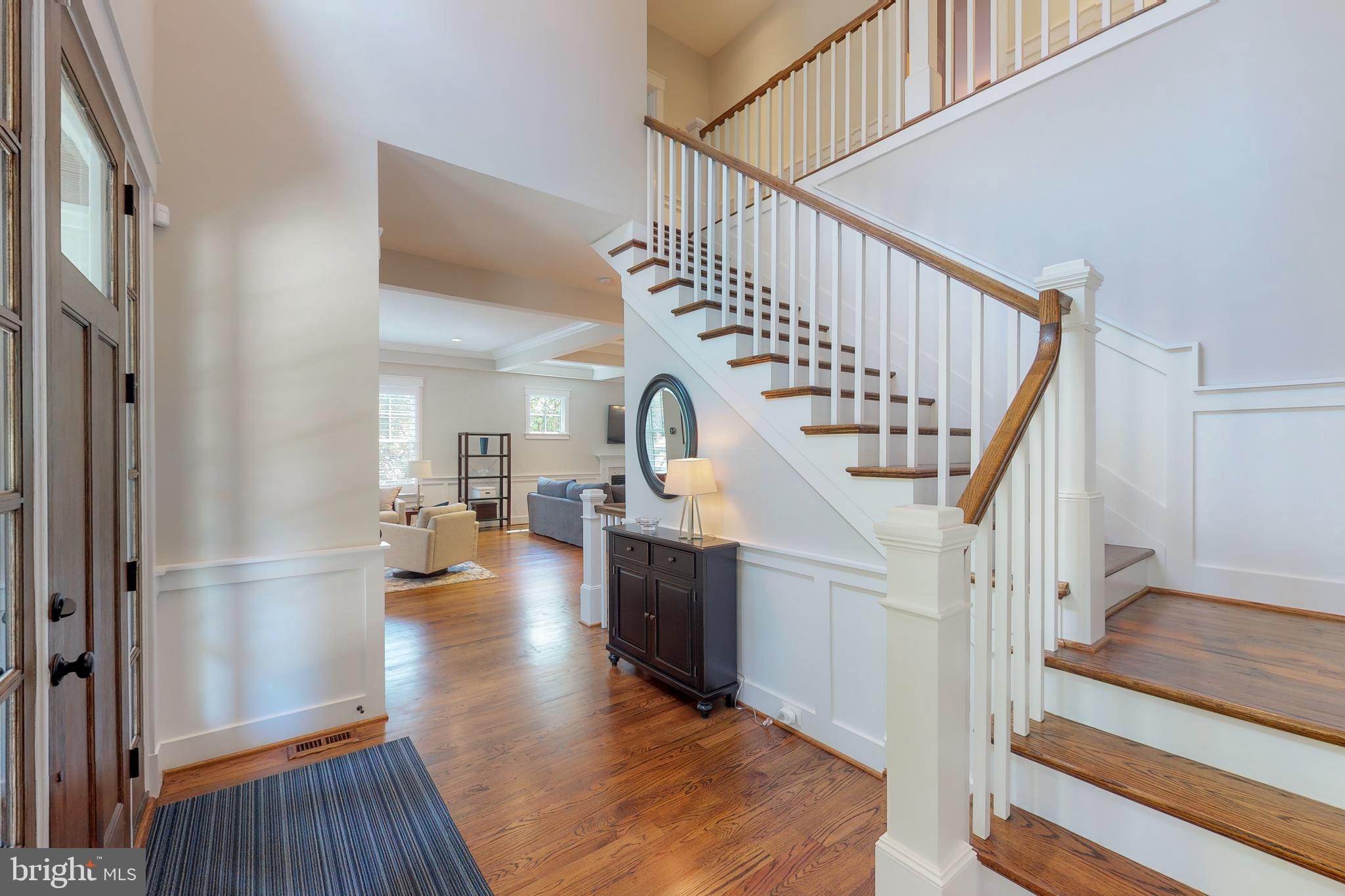 CRESCENT HILLS - Residential