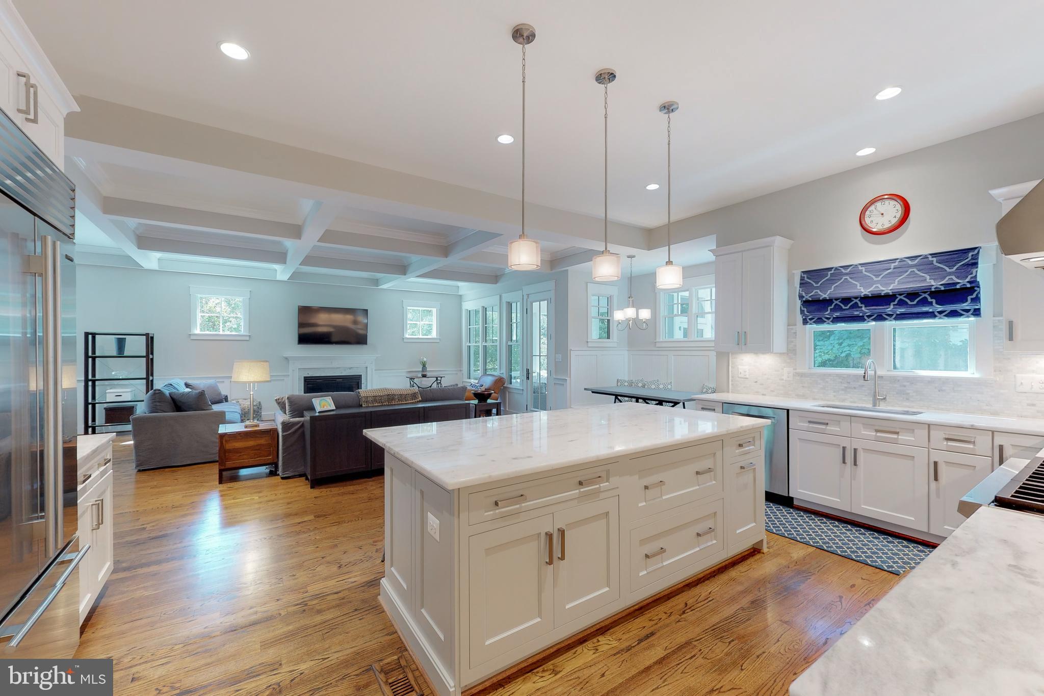 CRESCENT HILLS - Residential