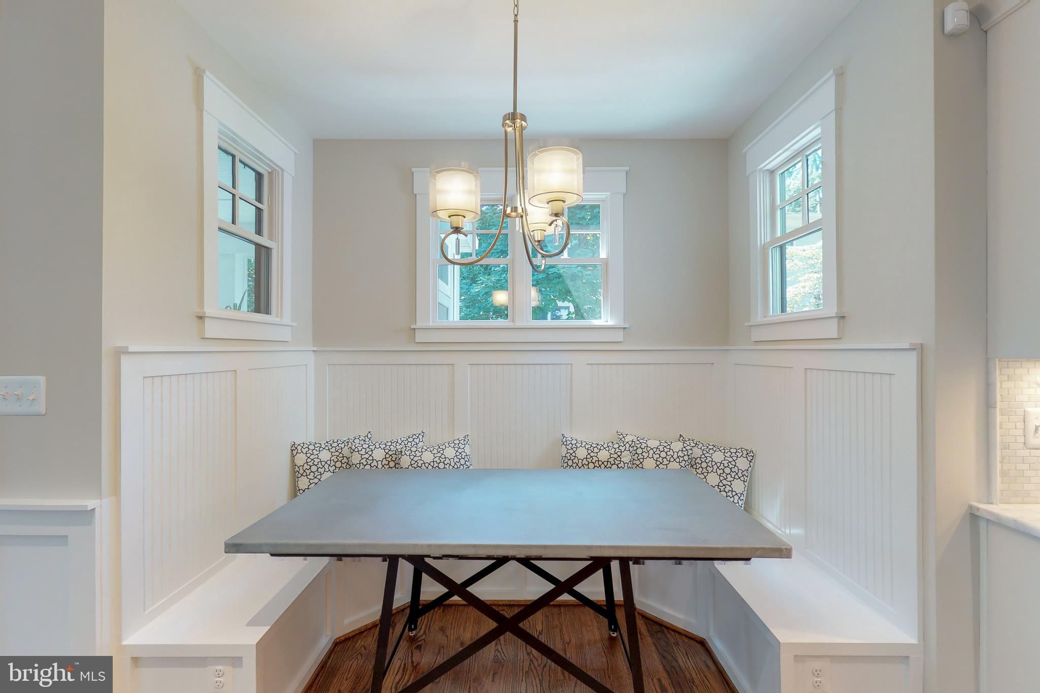 CRESCENT HILLS - Residential