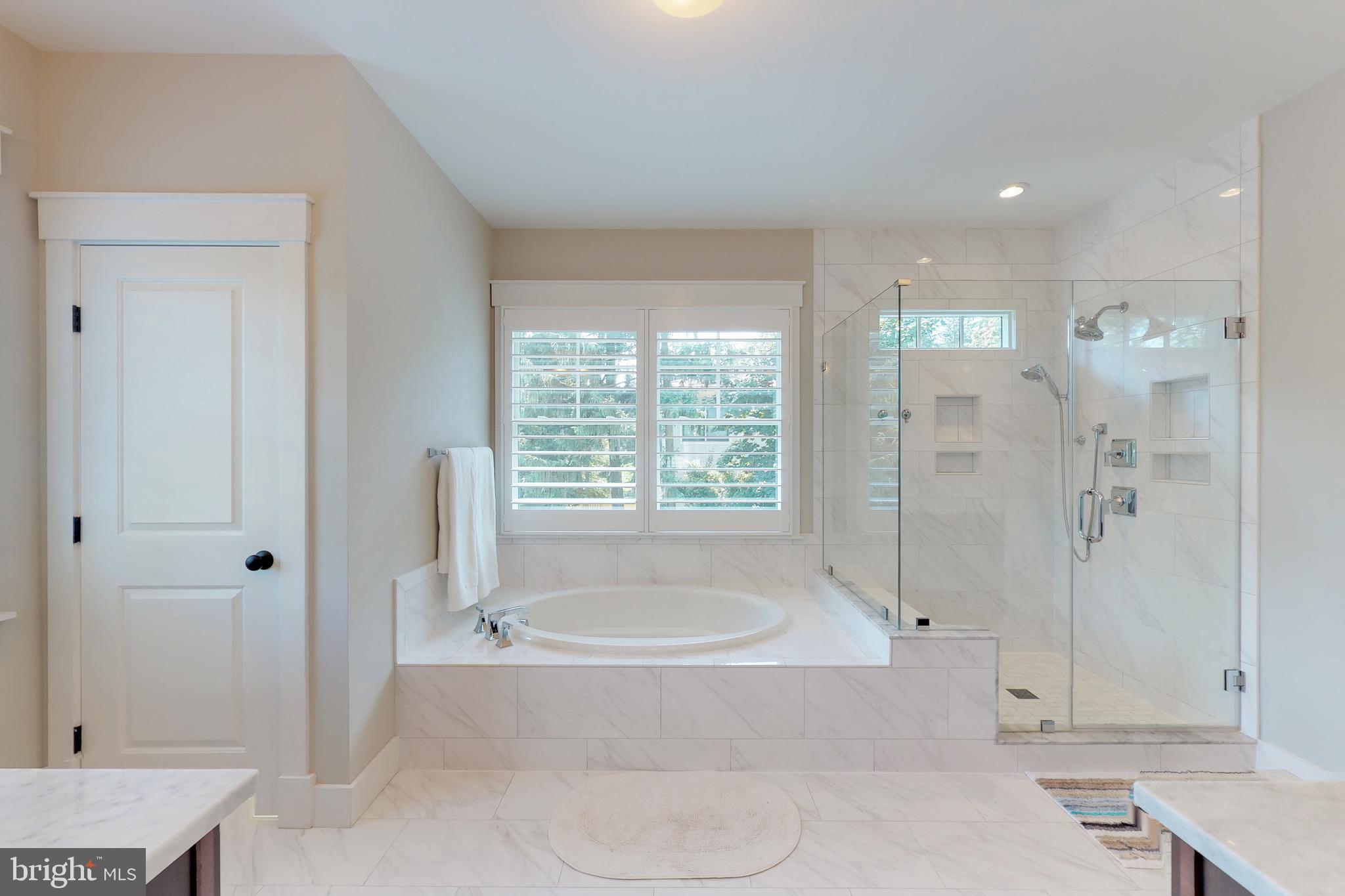 CRESCENT HILLS - Residential