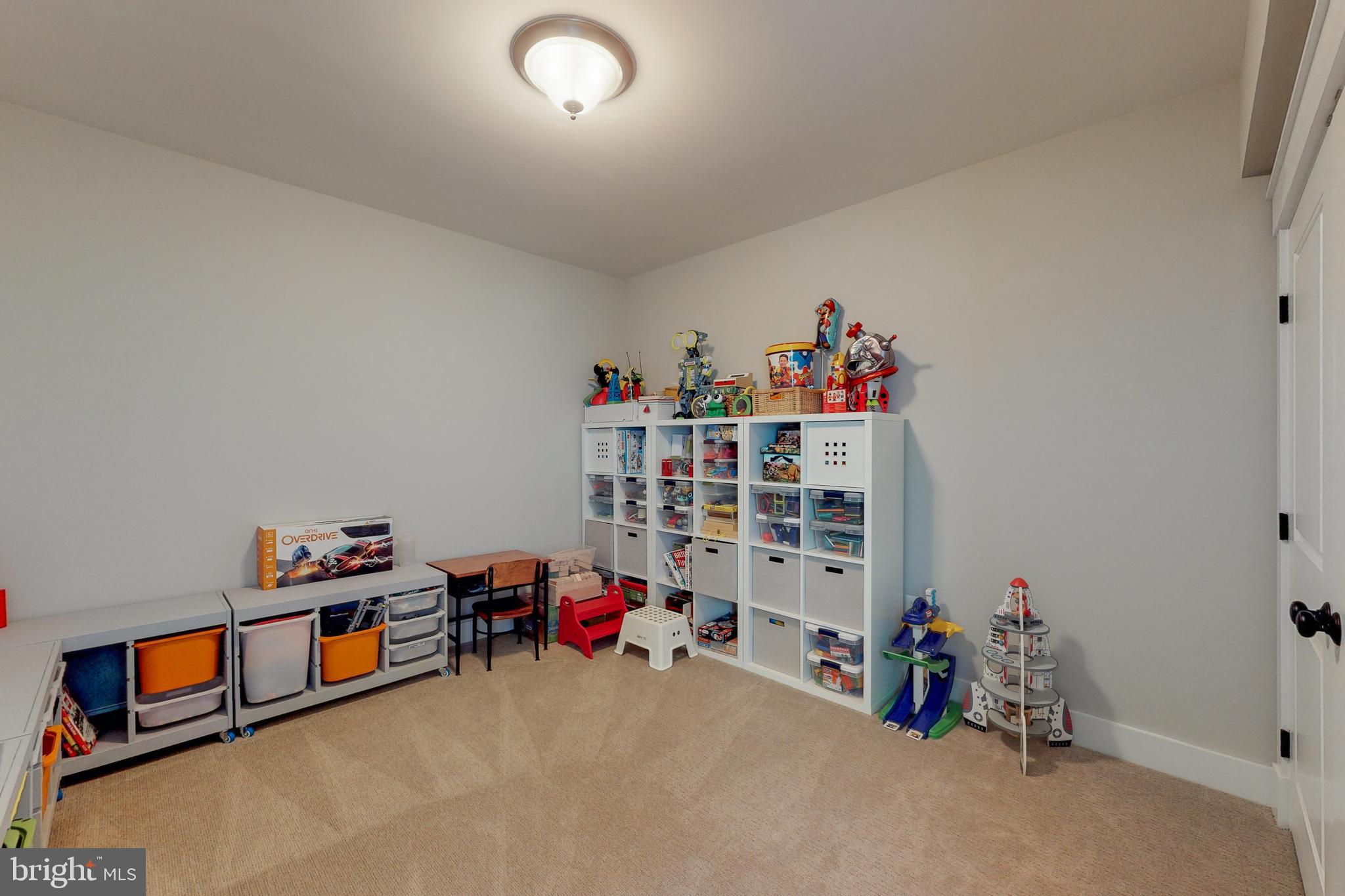 CRESCENT HILLS - Residential