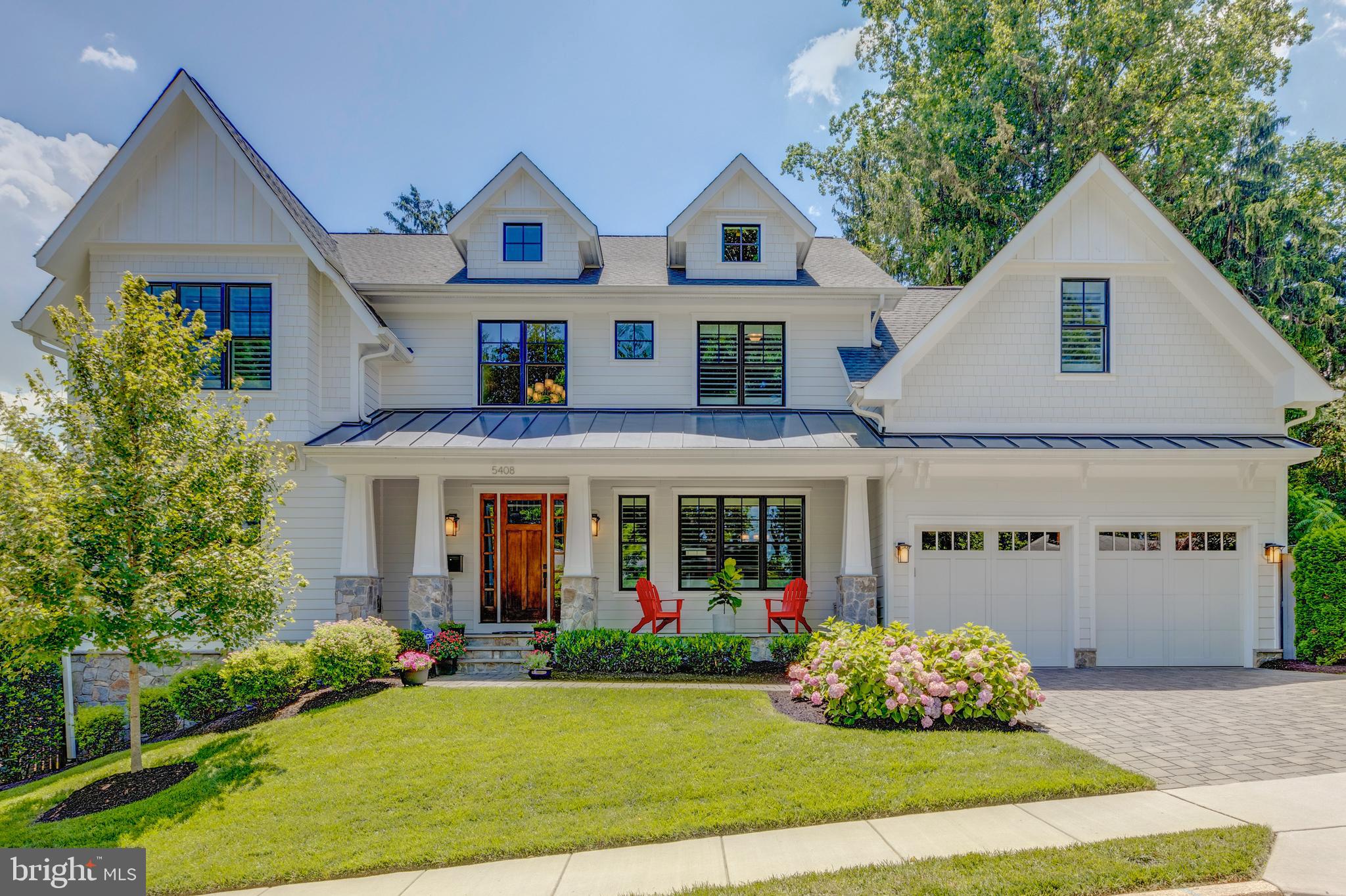 CRESCENT HILLS - Residential