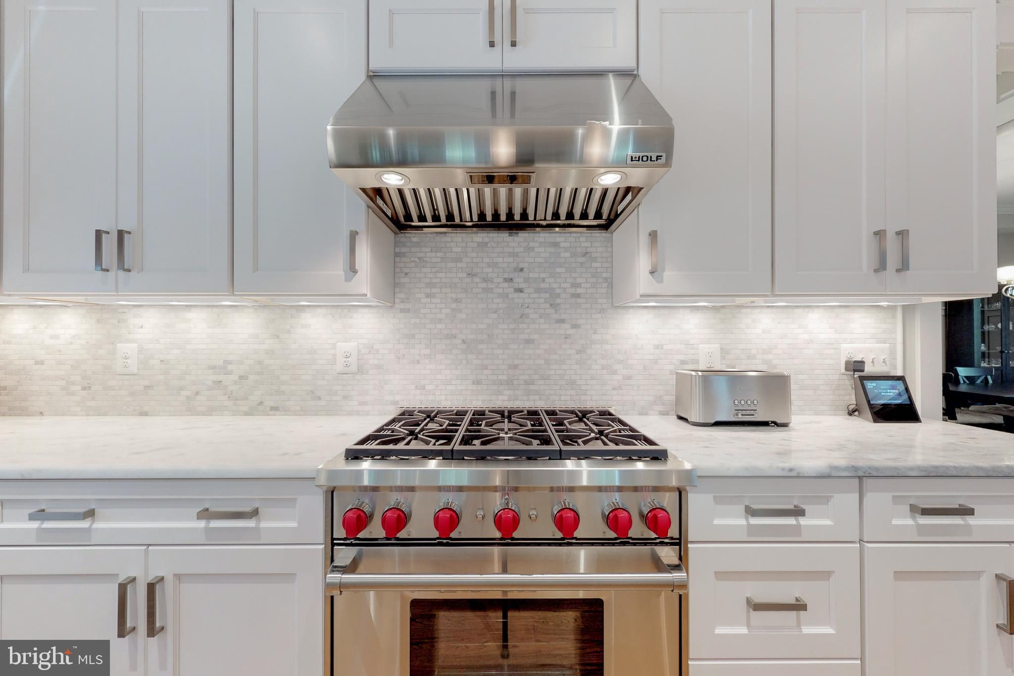 CRESCENT HILLS - Residential