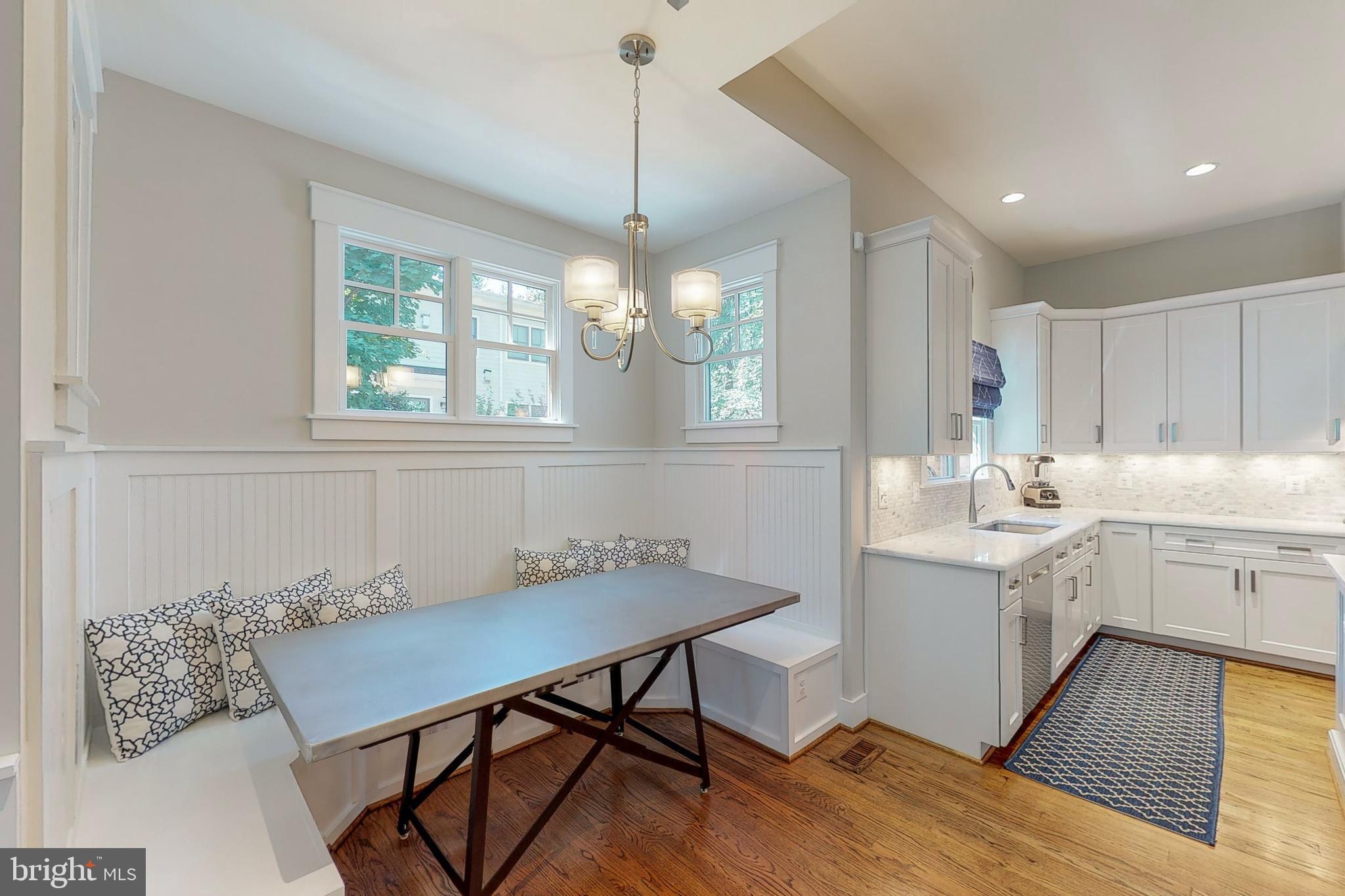 CRESCENT HILLS - Residential