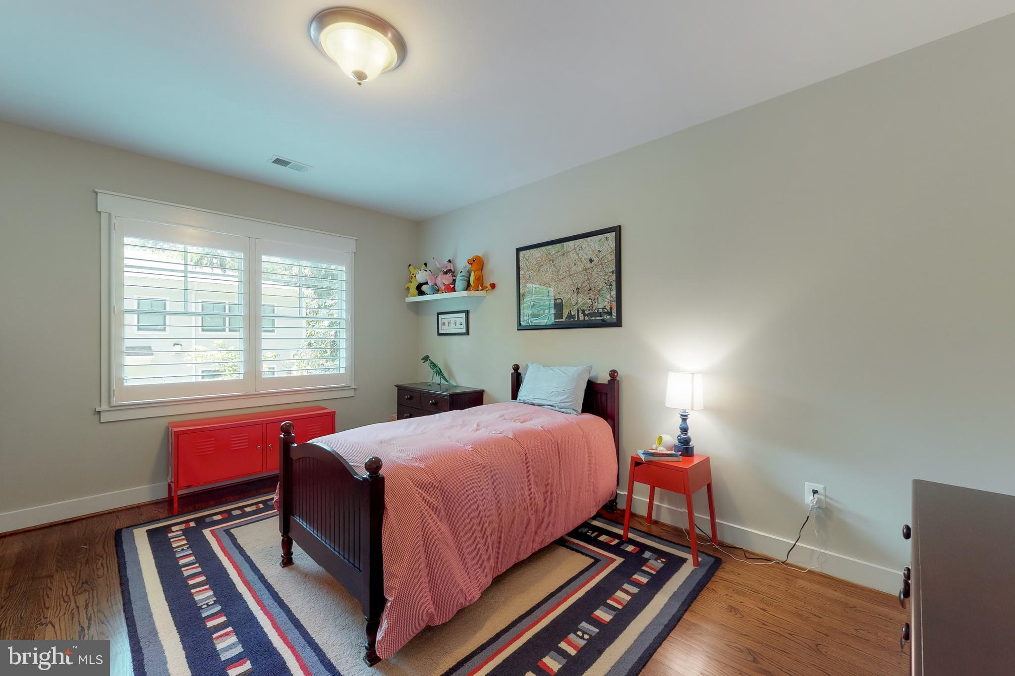 CRESCENT HILLS - Residential