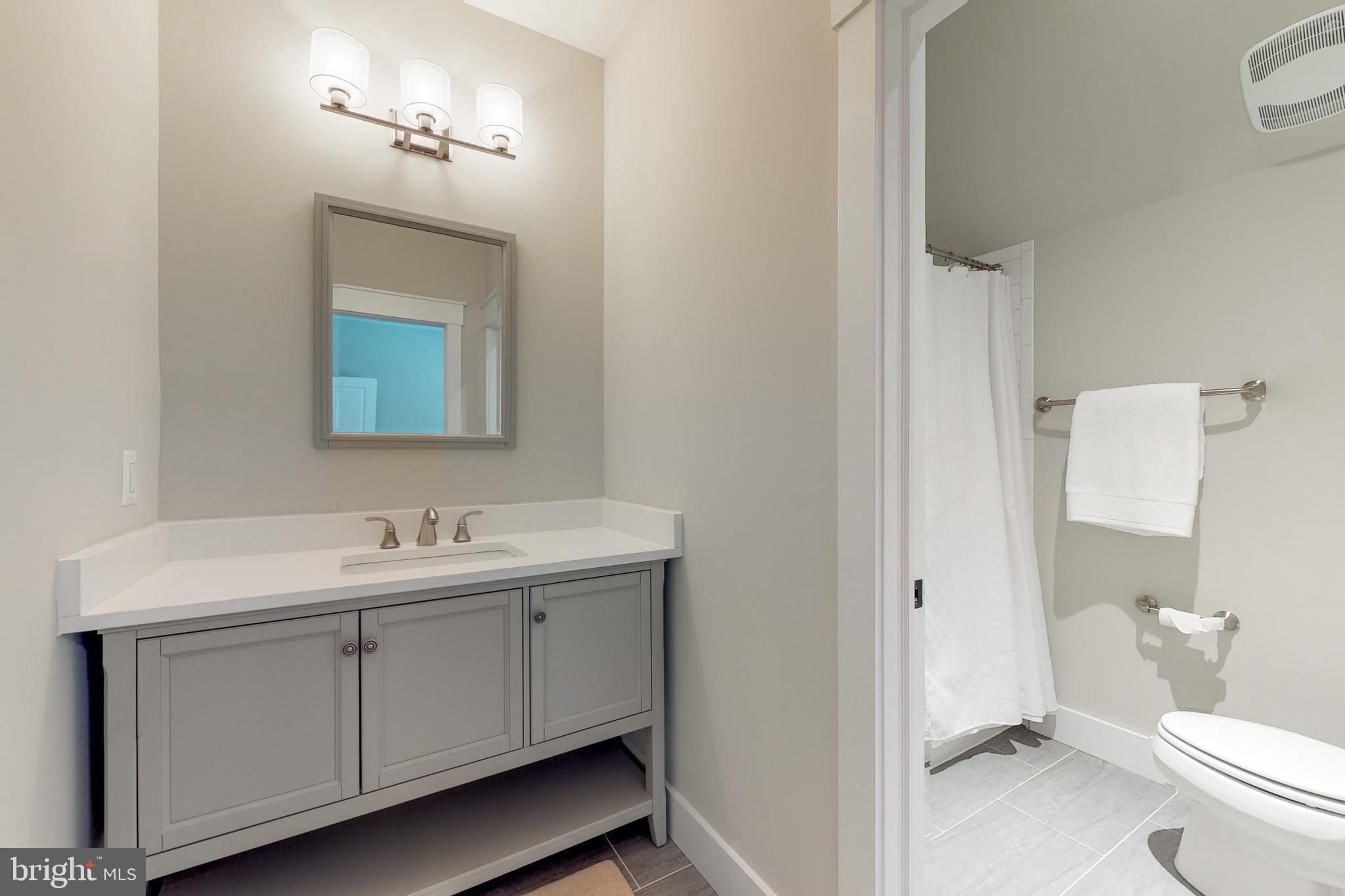 CRESCENT HILLS - Residential