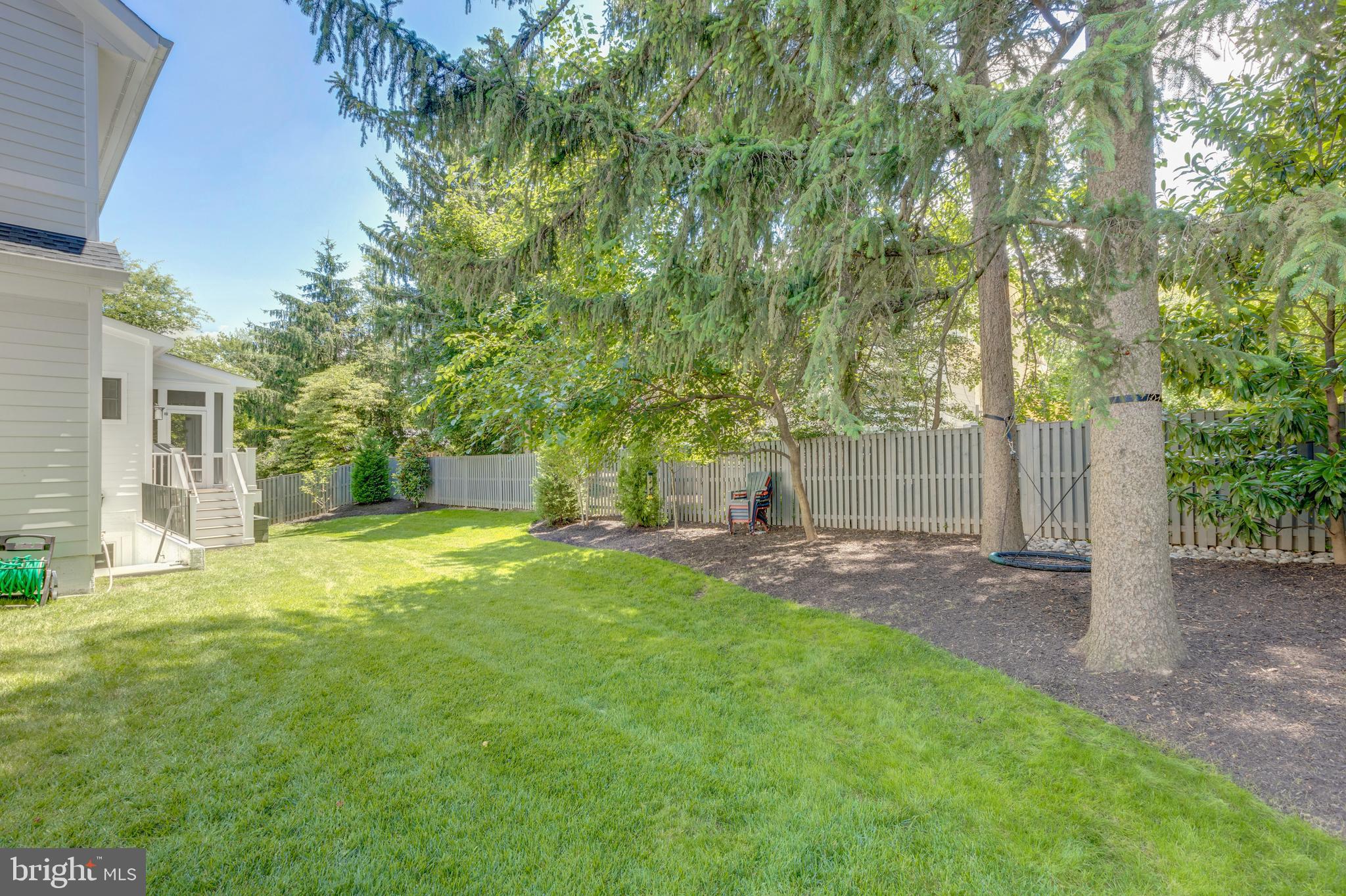 CRESCENT HILLS - Residential