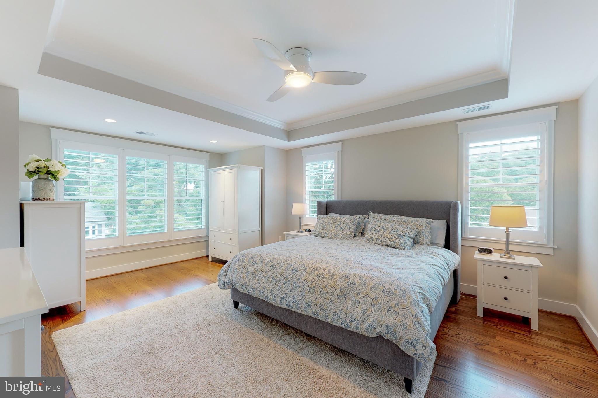 CRESCENT HILLS - Residential