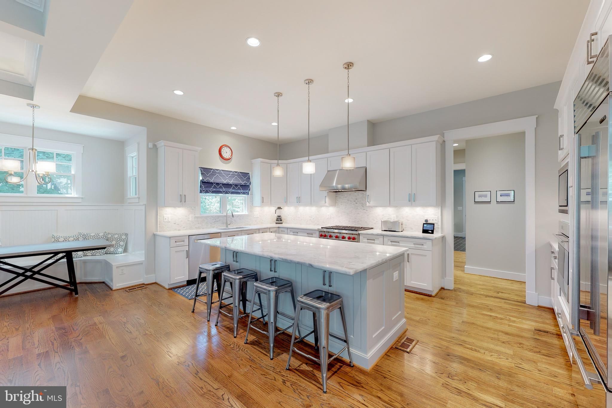 CRESCENT HILLS - Residential