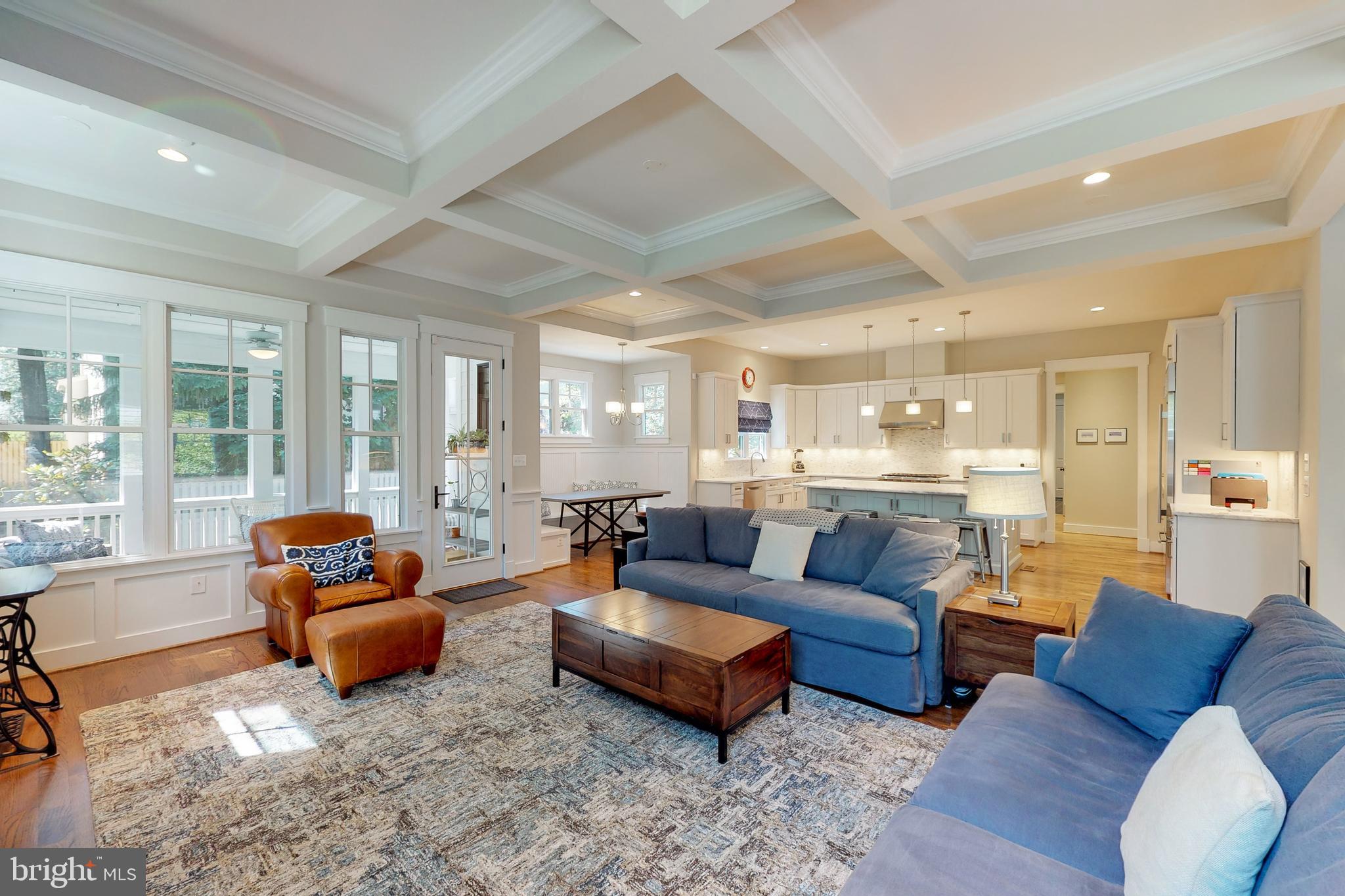 CRESCENT HILLS - Residential