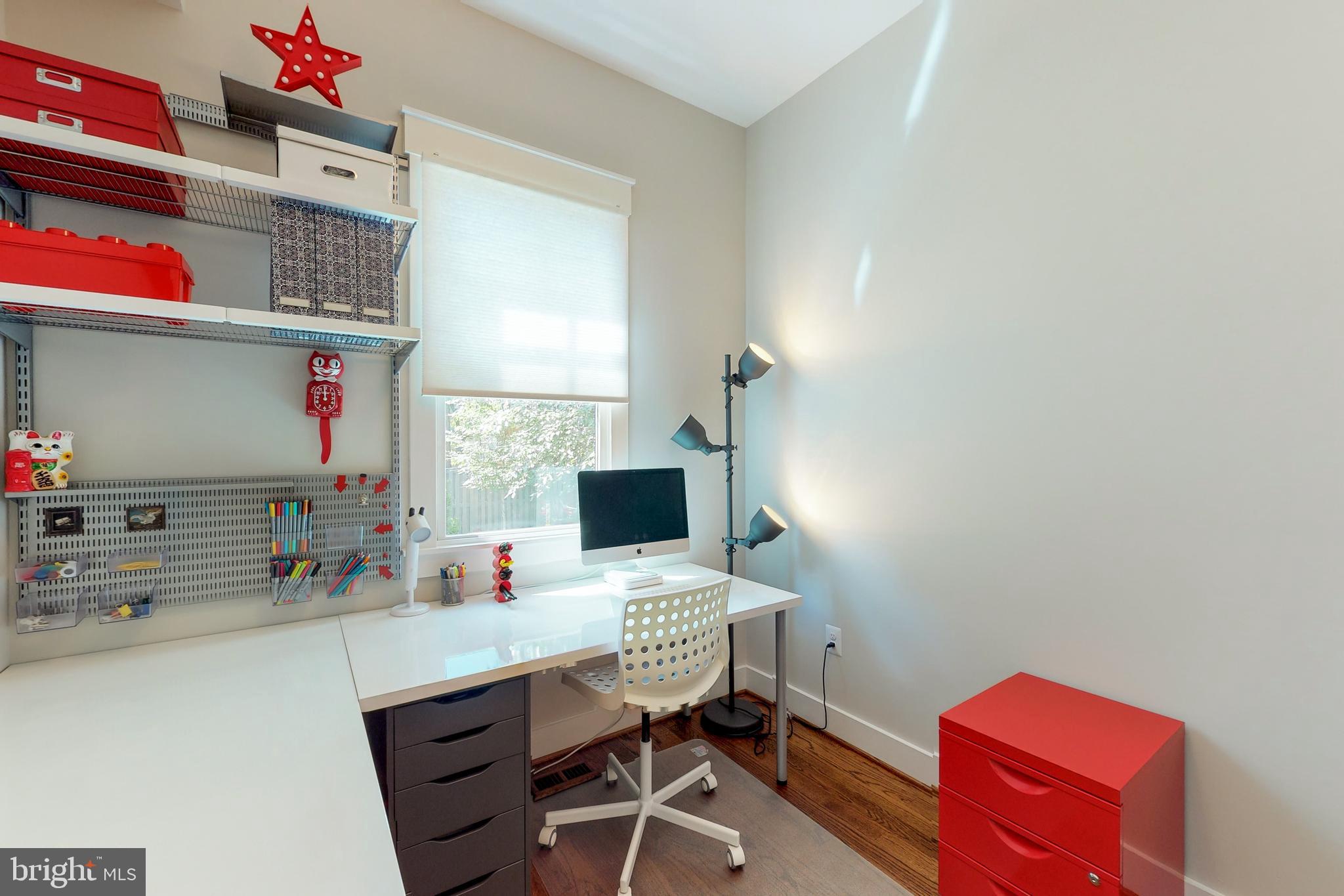 CRESCENT HILLS - Residential