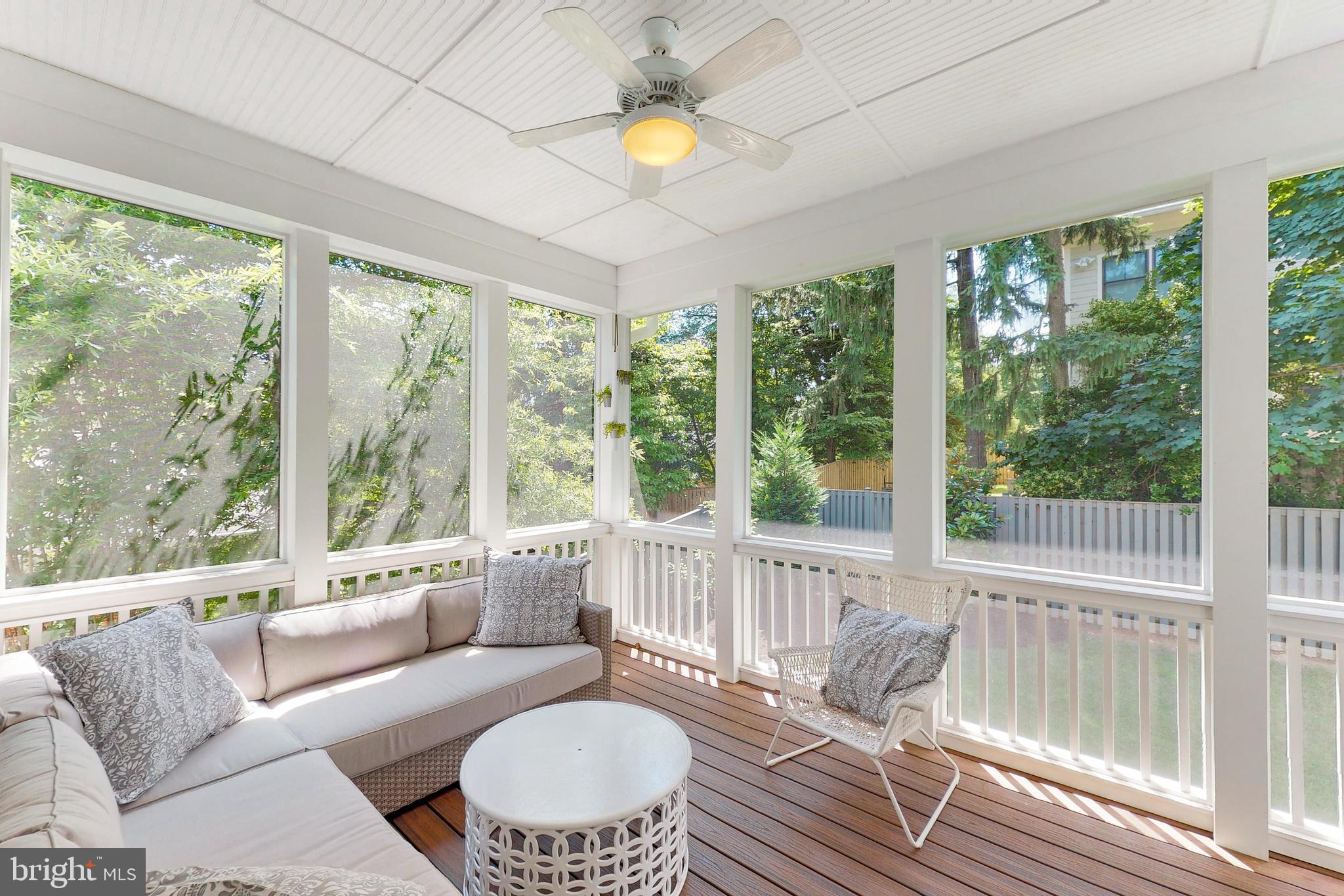 CRESCENT HILLS - Residential