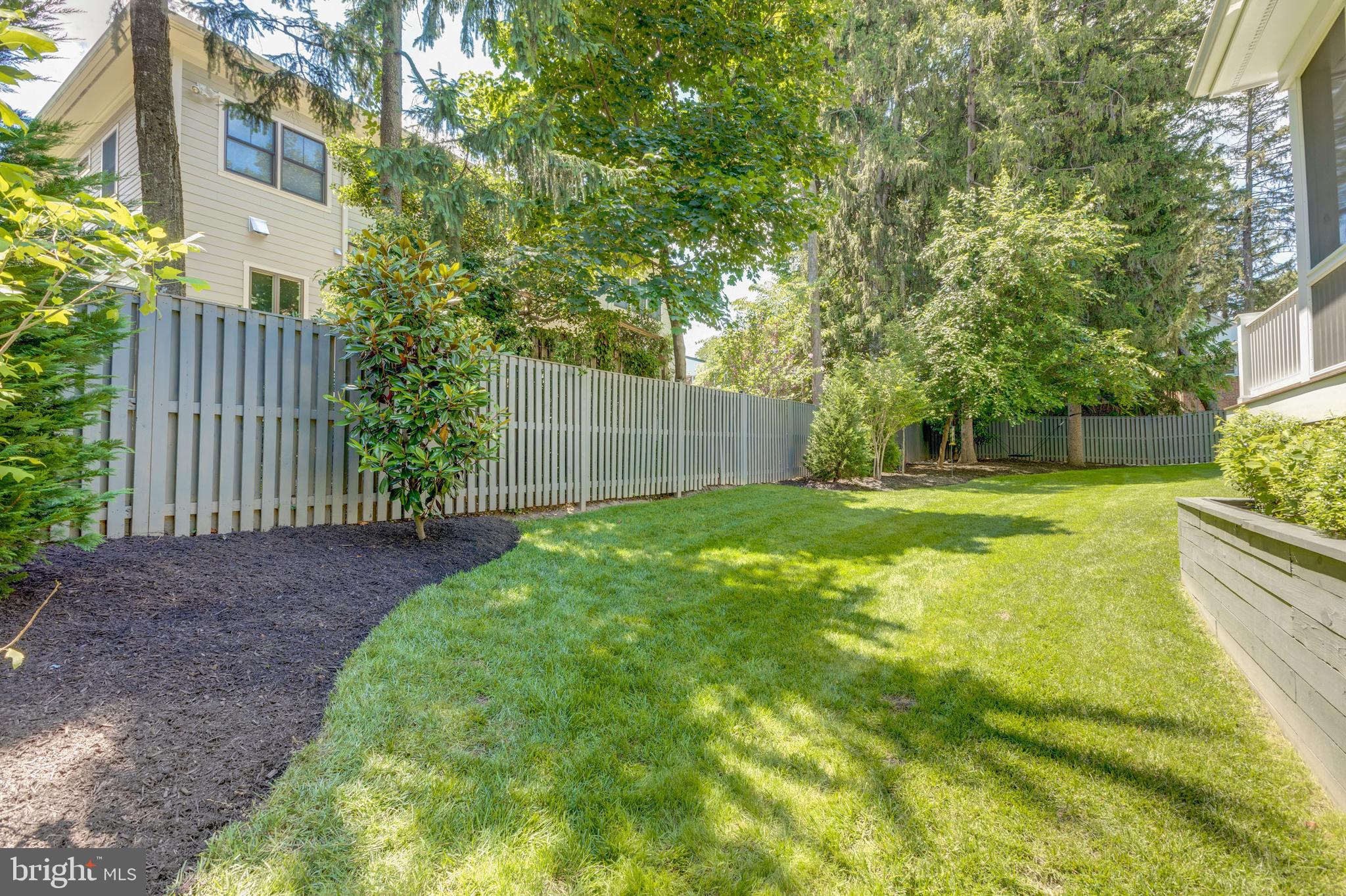 CRESCENT HILLS - Residential