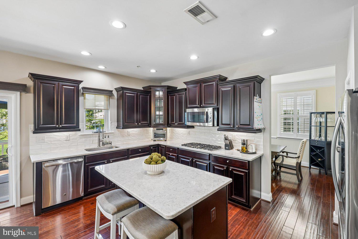 HIGHLAND MEADOWS - Residential