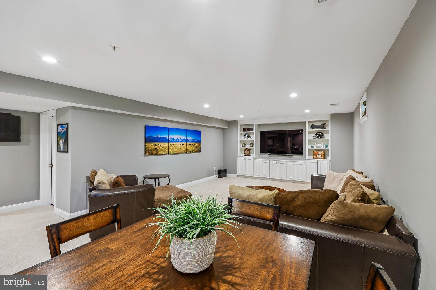 HIGHLAND MEADOWS - Residential