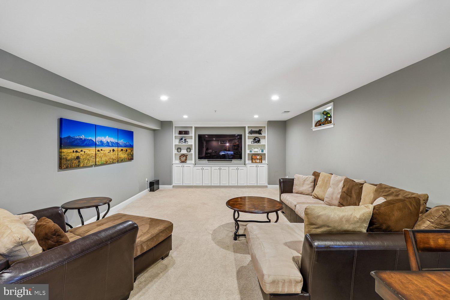 HIGHLAND MEADOWS - Residential
