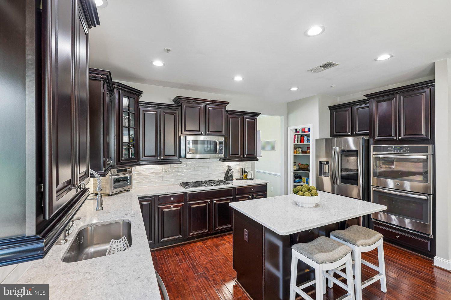HIGHLAND MEADOWS - Residential