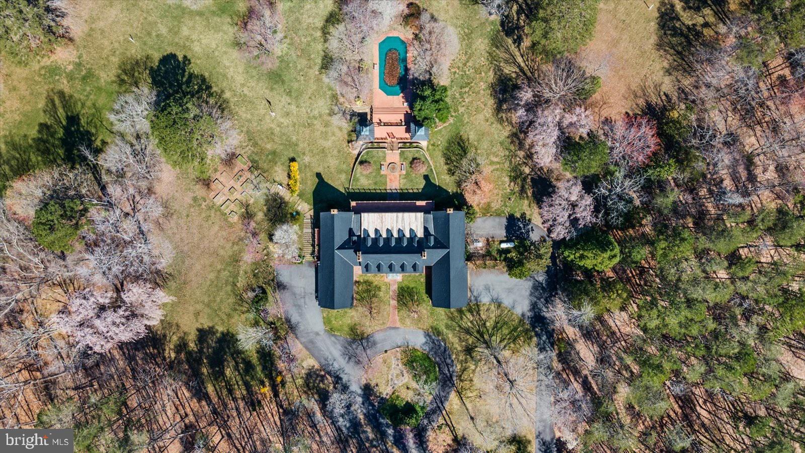 MOUNTAIN RUN LAKE - Residential