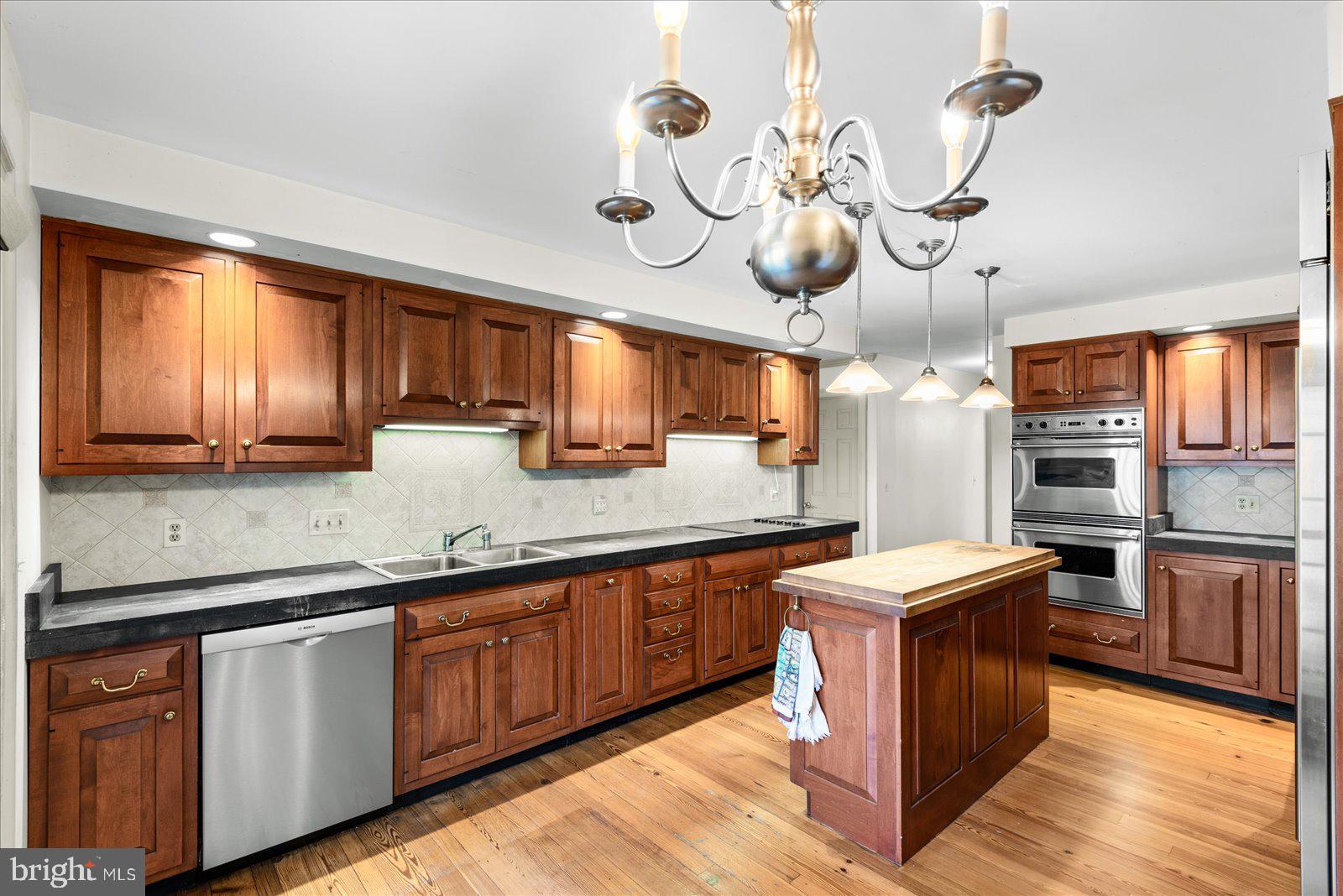 MOUNTAIN RUN LAKE - Residential