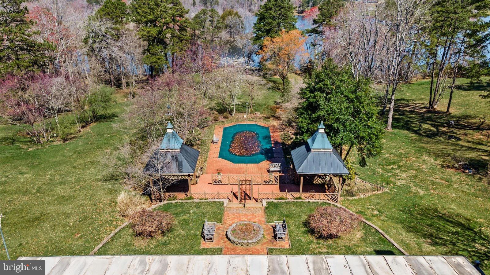 MOUNTAIN RUN LAKE - Residential