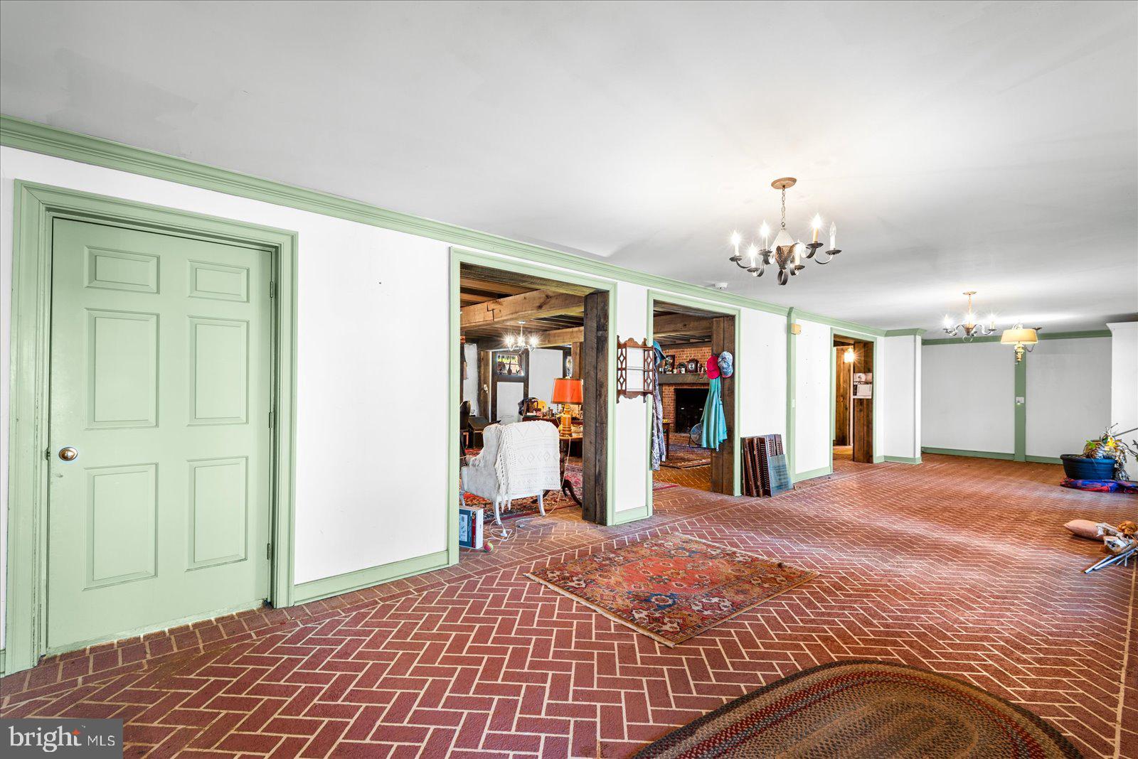 MOUNTAIN RUN LAKE - Residential